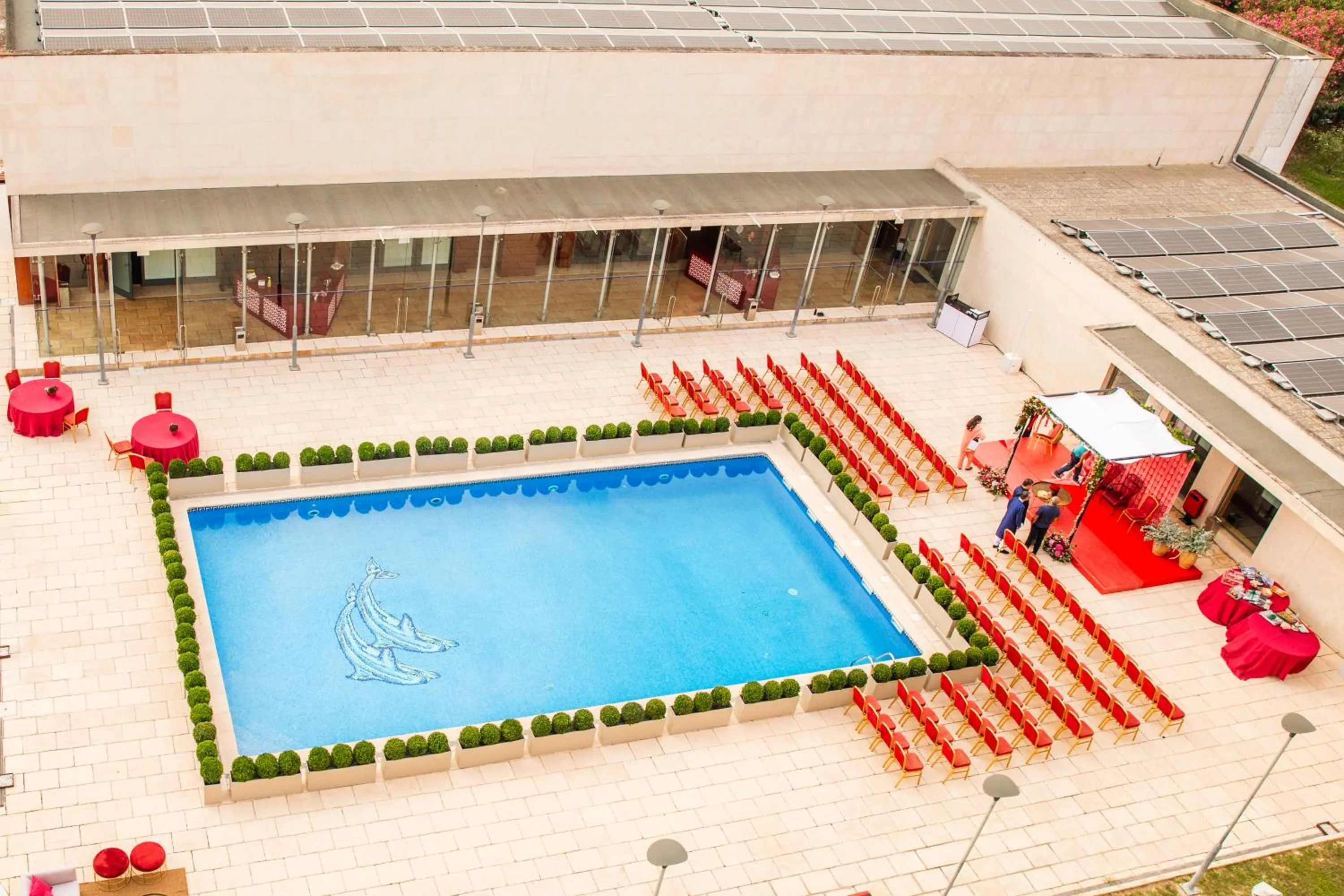 Swimming pool in VIP Executive Santa Iria Hotel