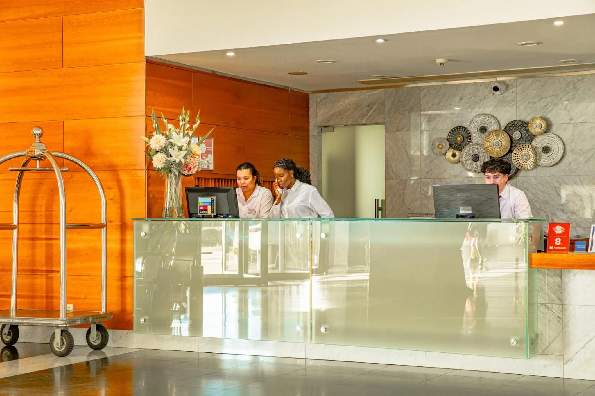 Lobby or reception in VIP Executive Santa Iria Hotel
