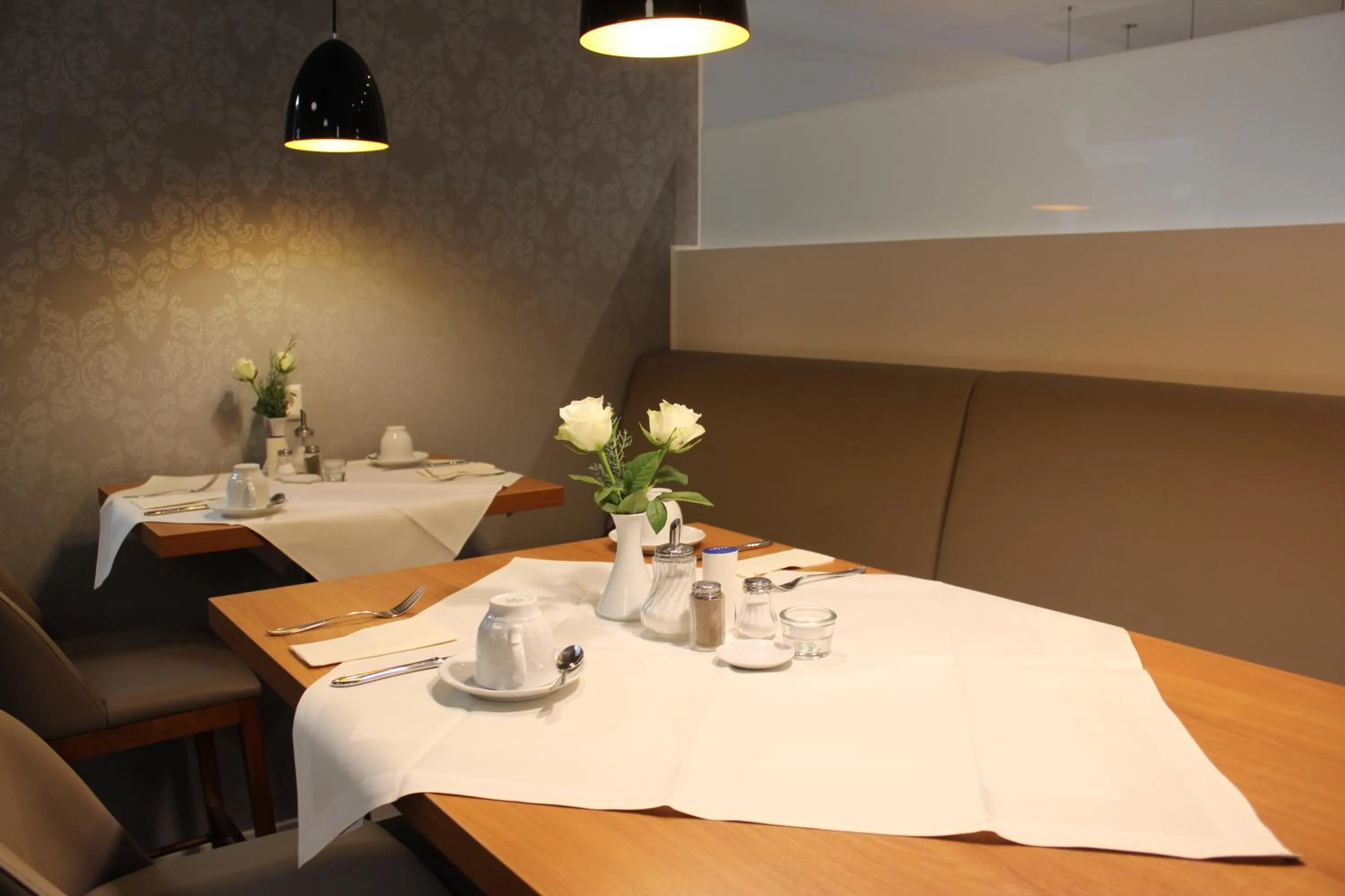 Restaurant/places to eat in Hotel Freye