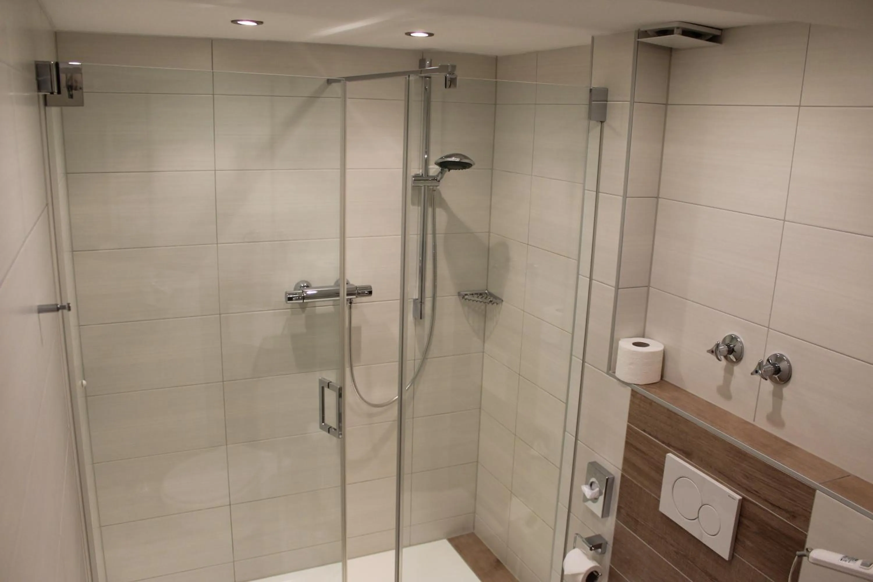 Shower in Hotel Freye