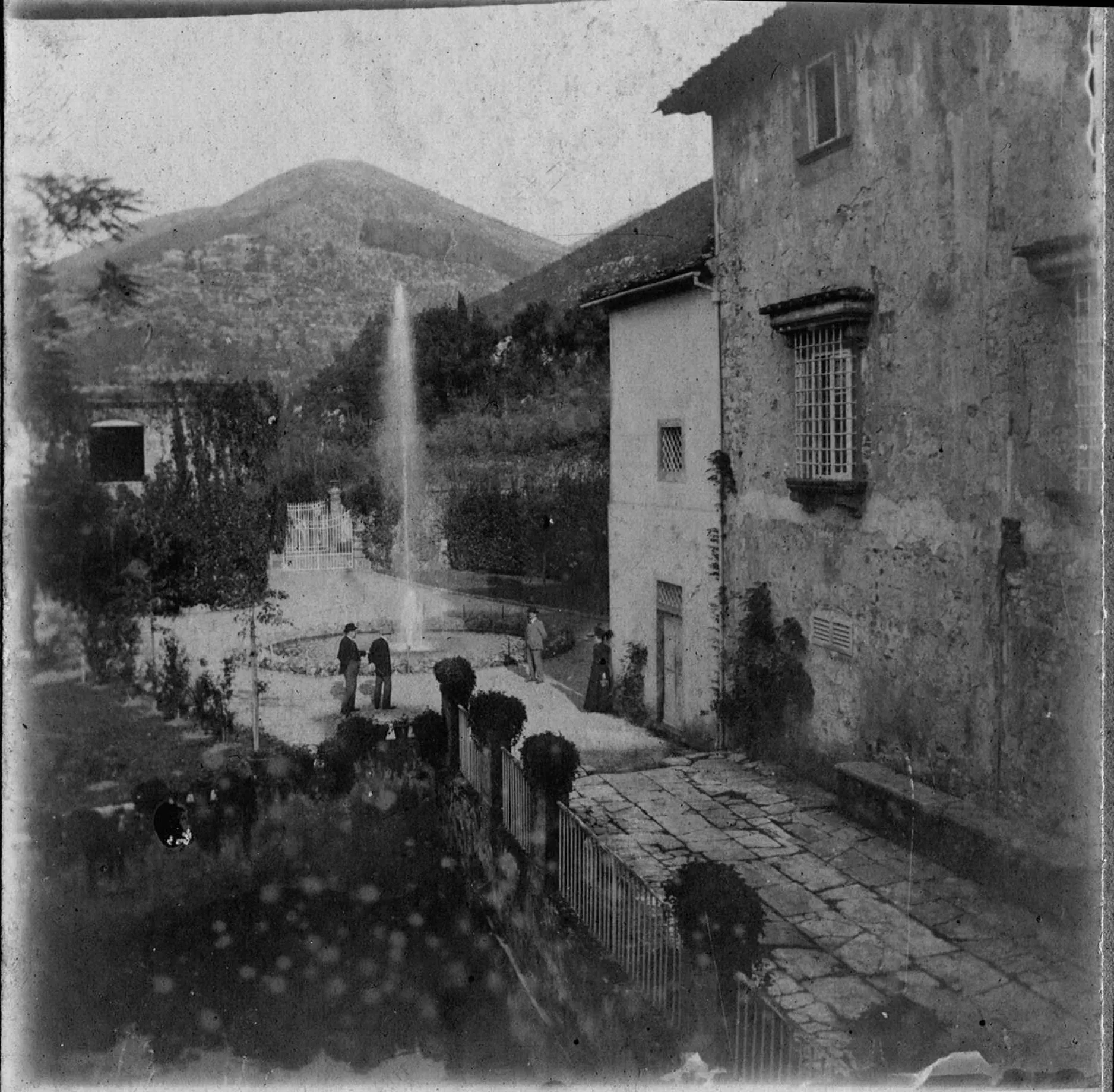 Property building in Villa Rucellai