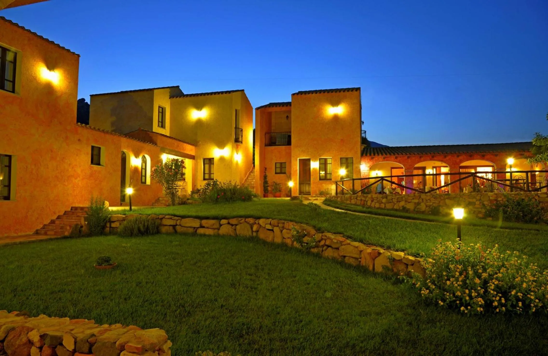 Restaurant/places to eat in Hotel La Corte Rosada