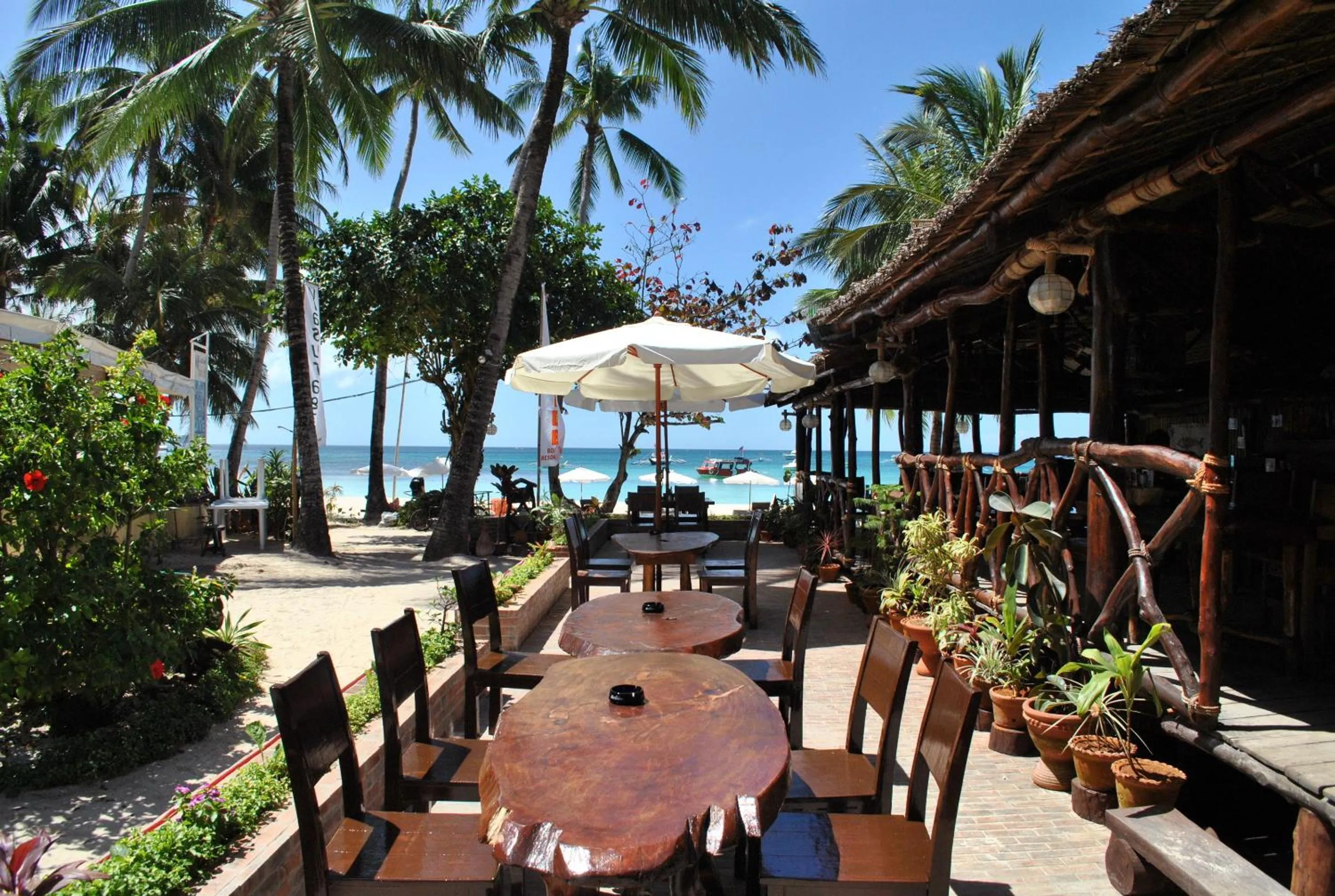 Restaurant/places to eat in Surfside Boracay Resort