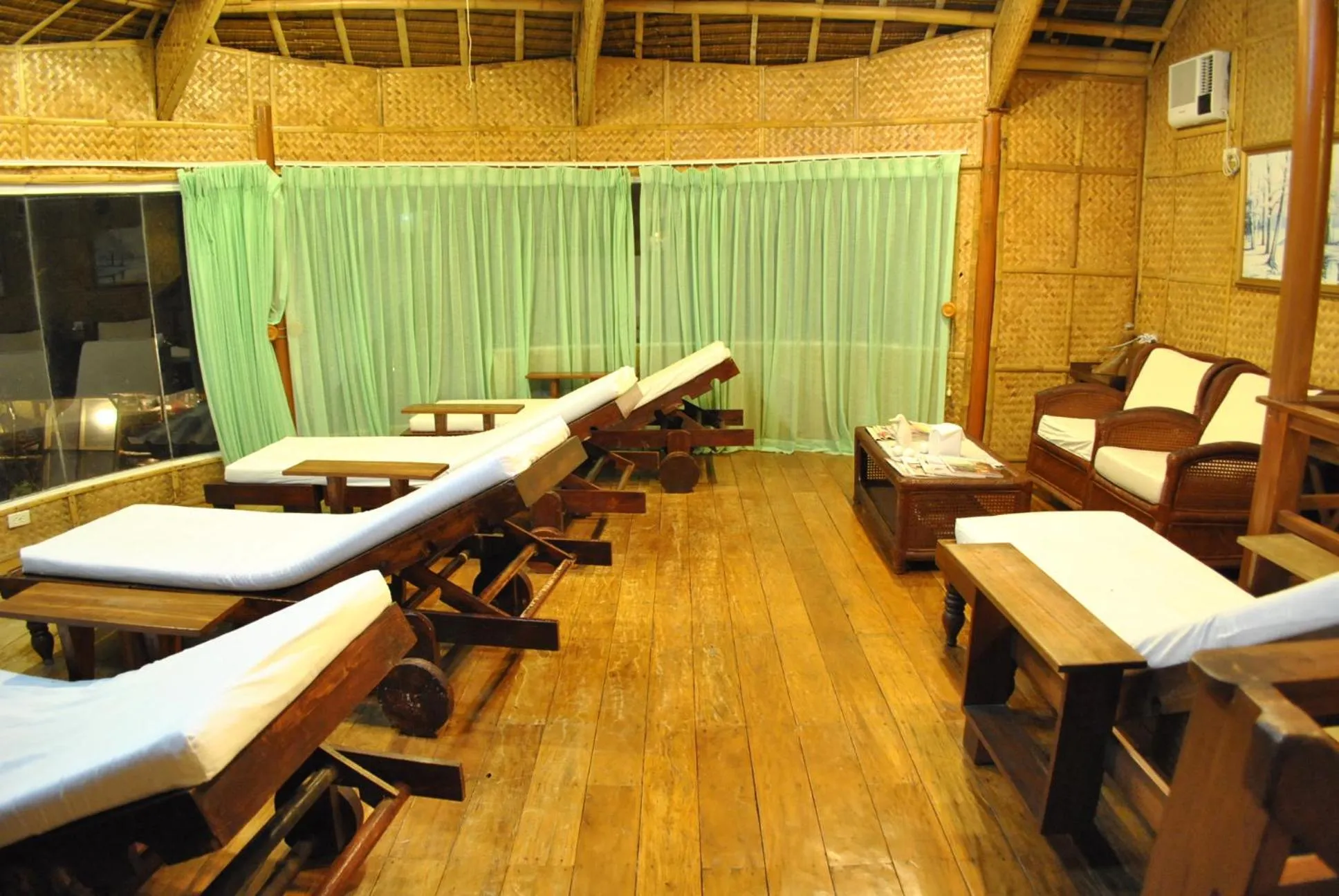 Spa and wellness centre/facilities in Surfside Boracay Resort