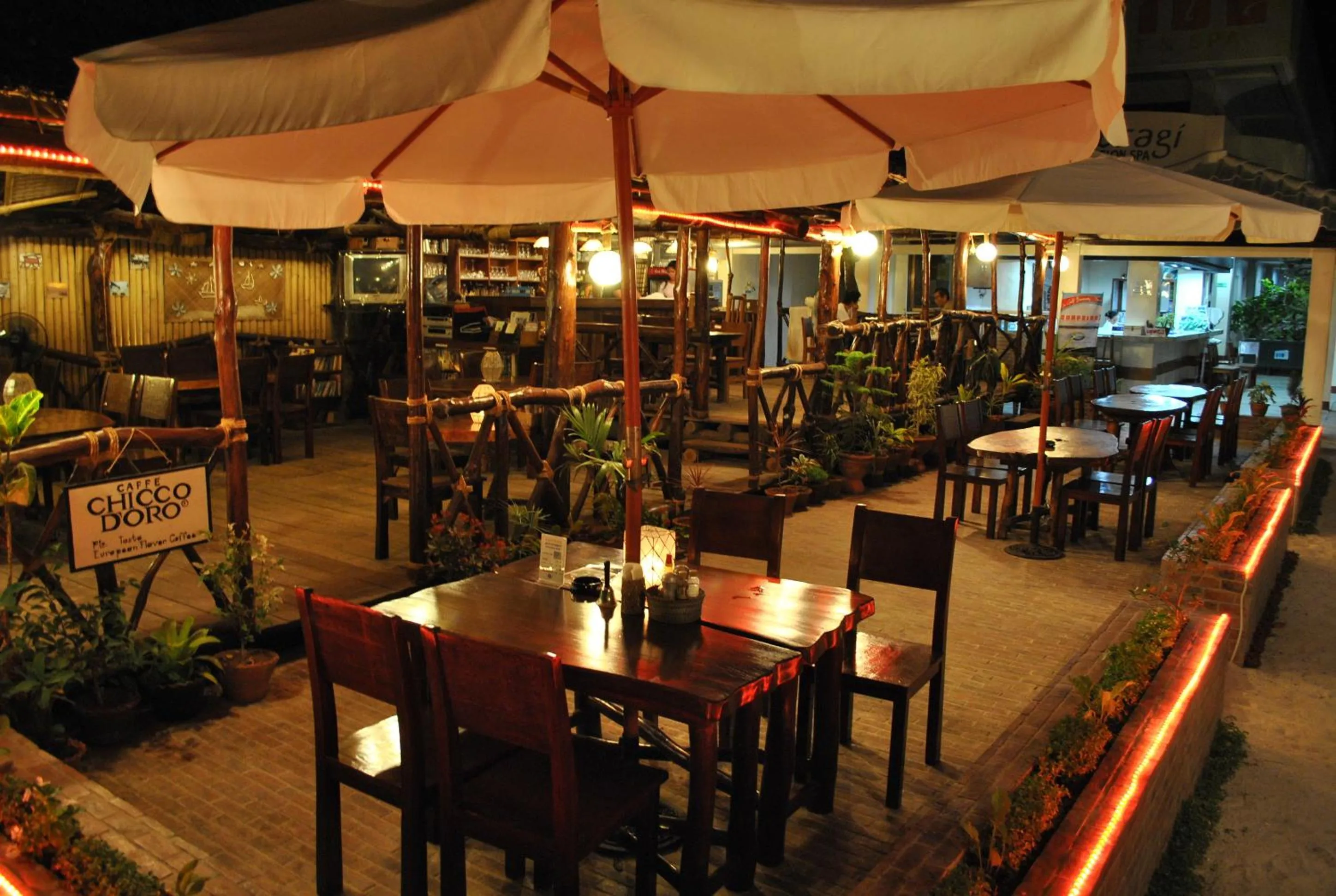 Restaurant/places to eat in Surfside Boracay Resort