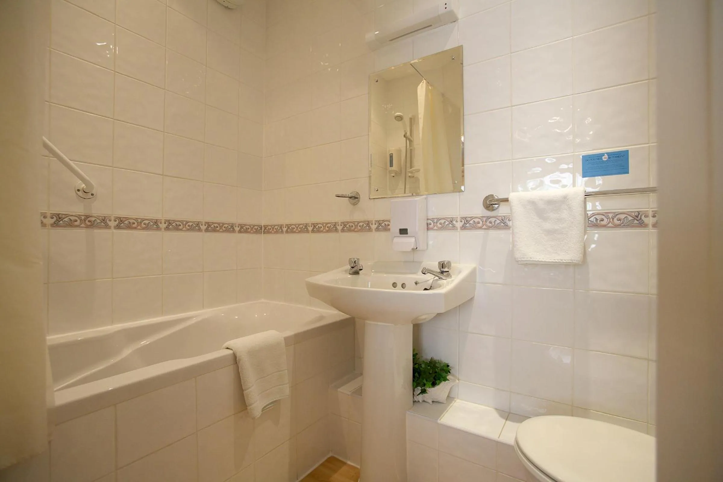 Bathroom in Moonraker House