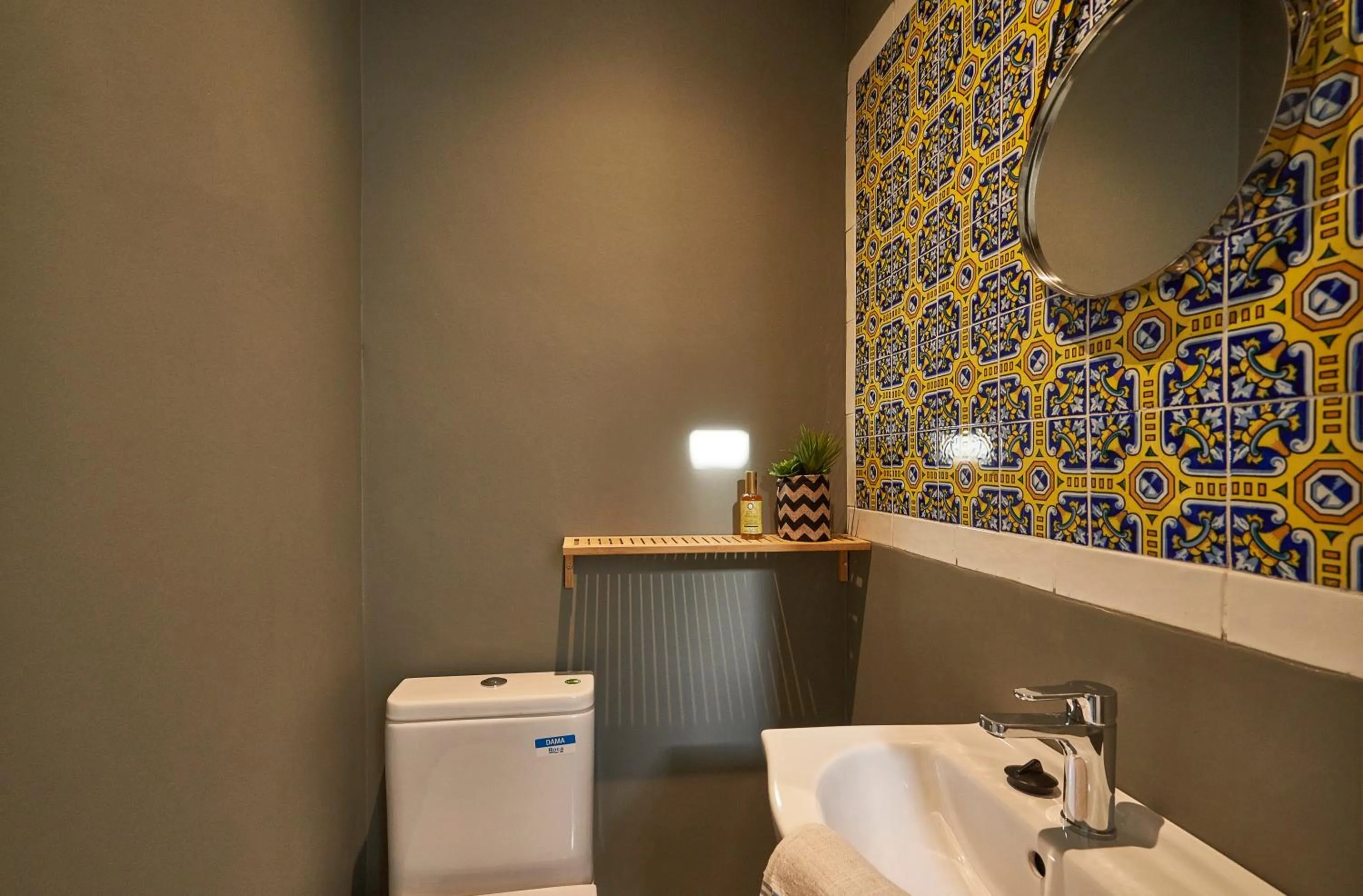 Bathroom in AinB Eixample-Miro Apartments