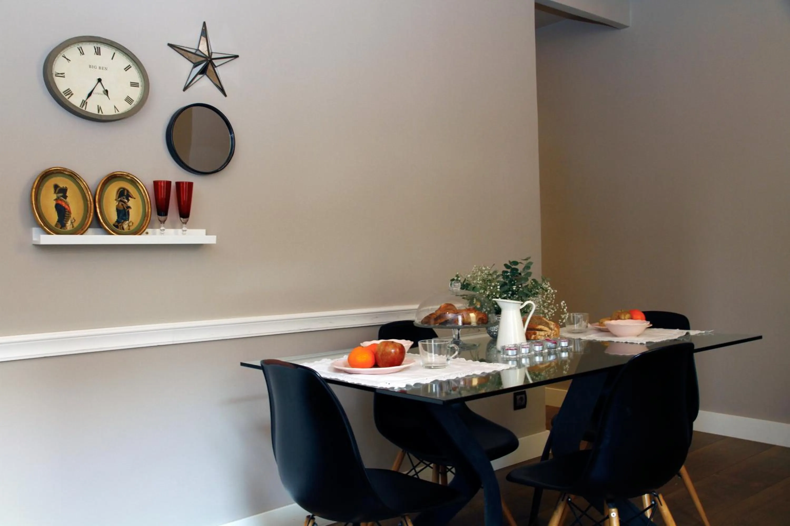 Dining area in AinB Eixample-Miro Apartments