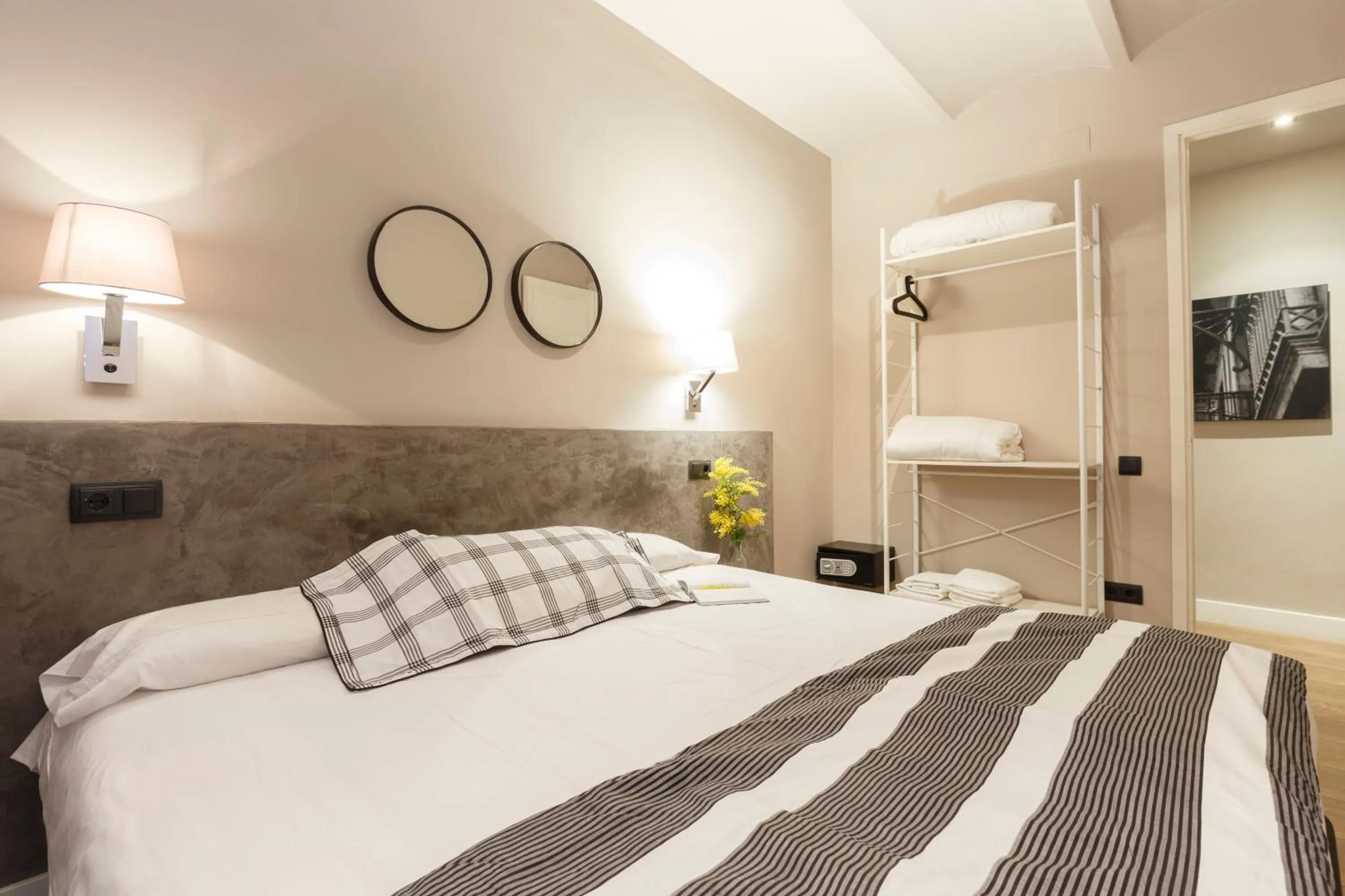 Bed in AinB Eixample-Miro Apartments