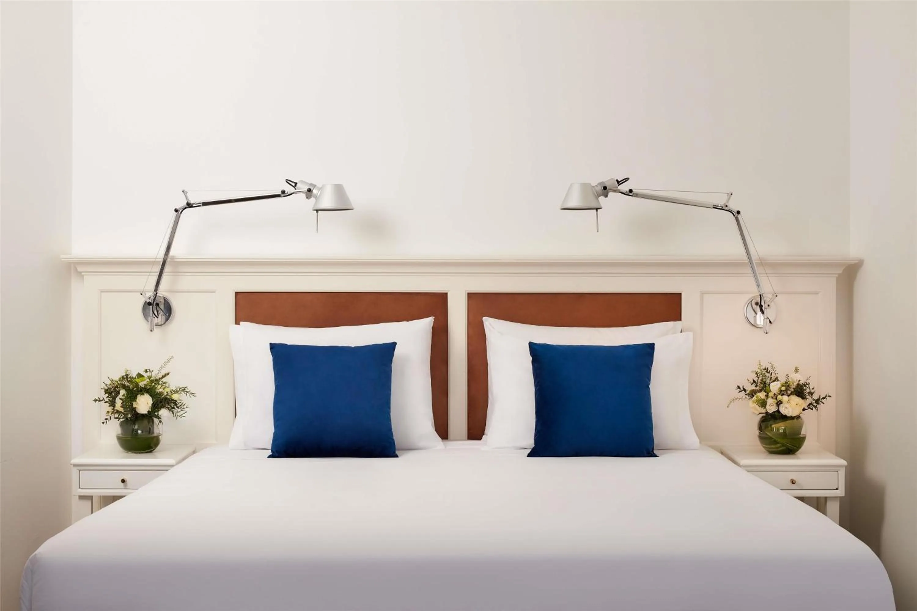 Photo of the whole room, Bed in NH Sintra Centro