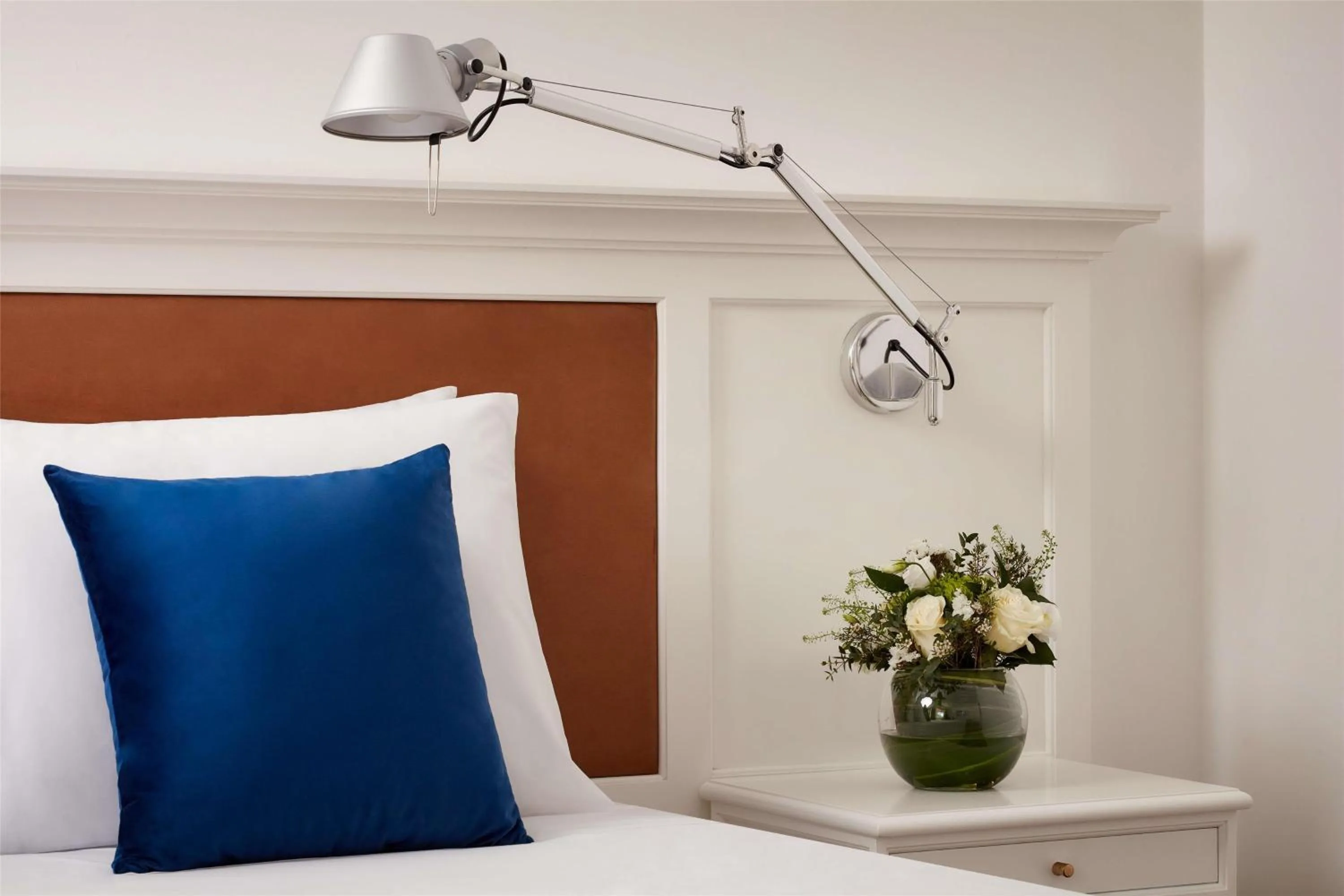 Photo of the whole room, Bed in NH Sintra Centro