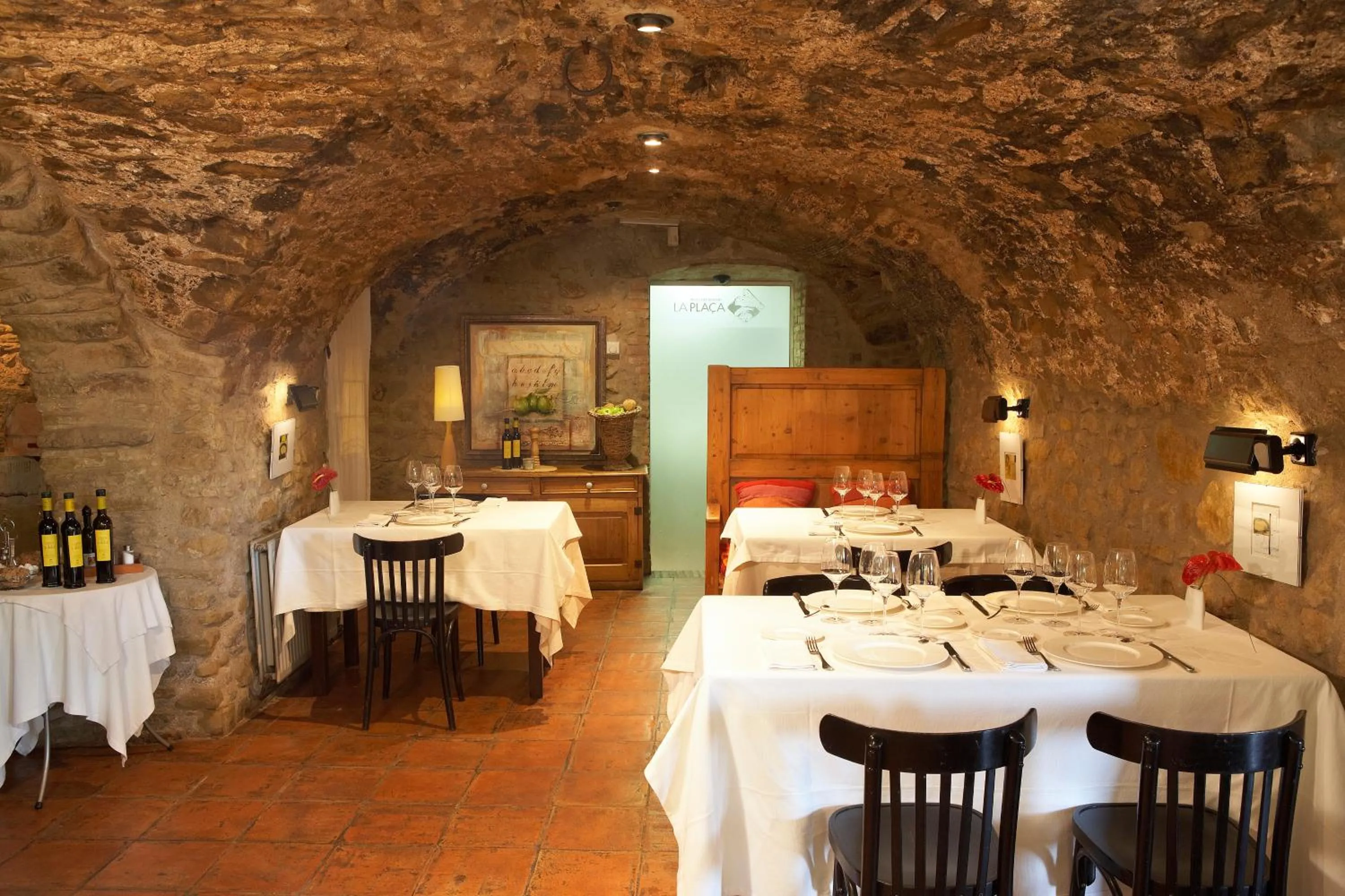 Food and drinks in Hotel la Plaça Madremanya