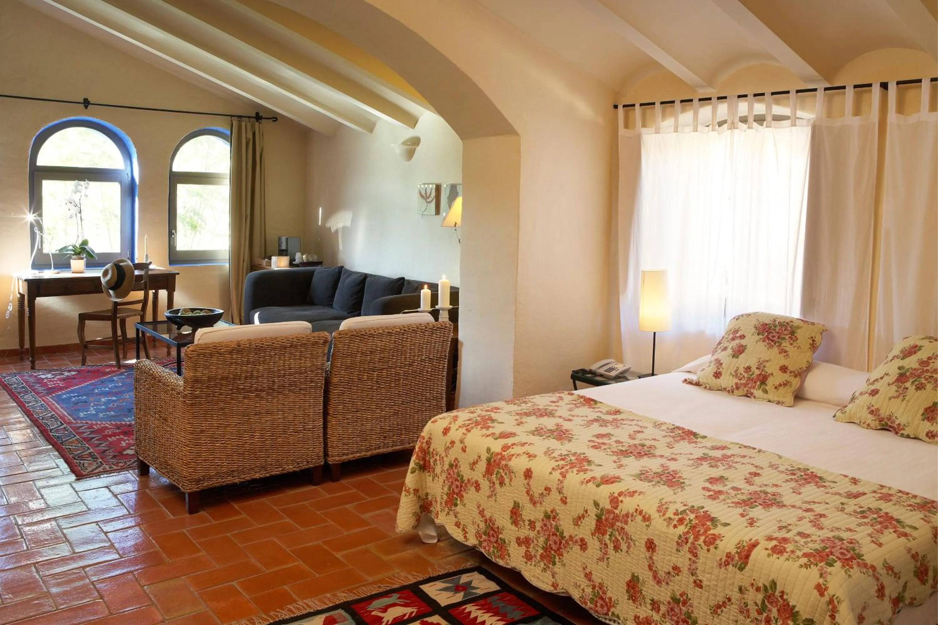 Photo of the whole room, Bed in Hotel la Plaça Madremanya