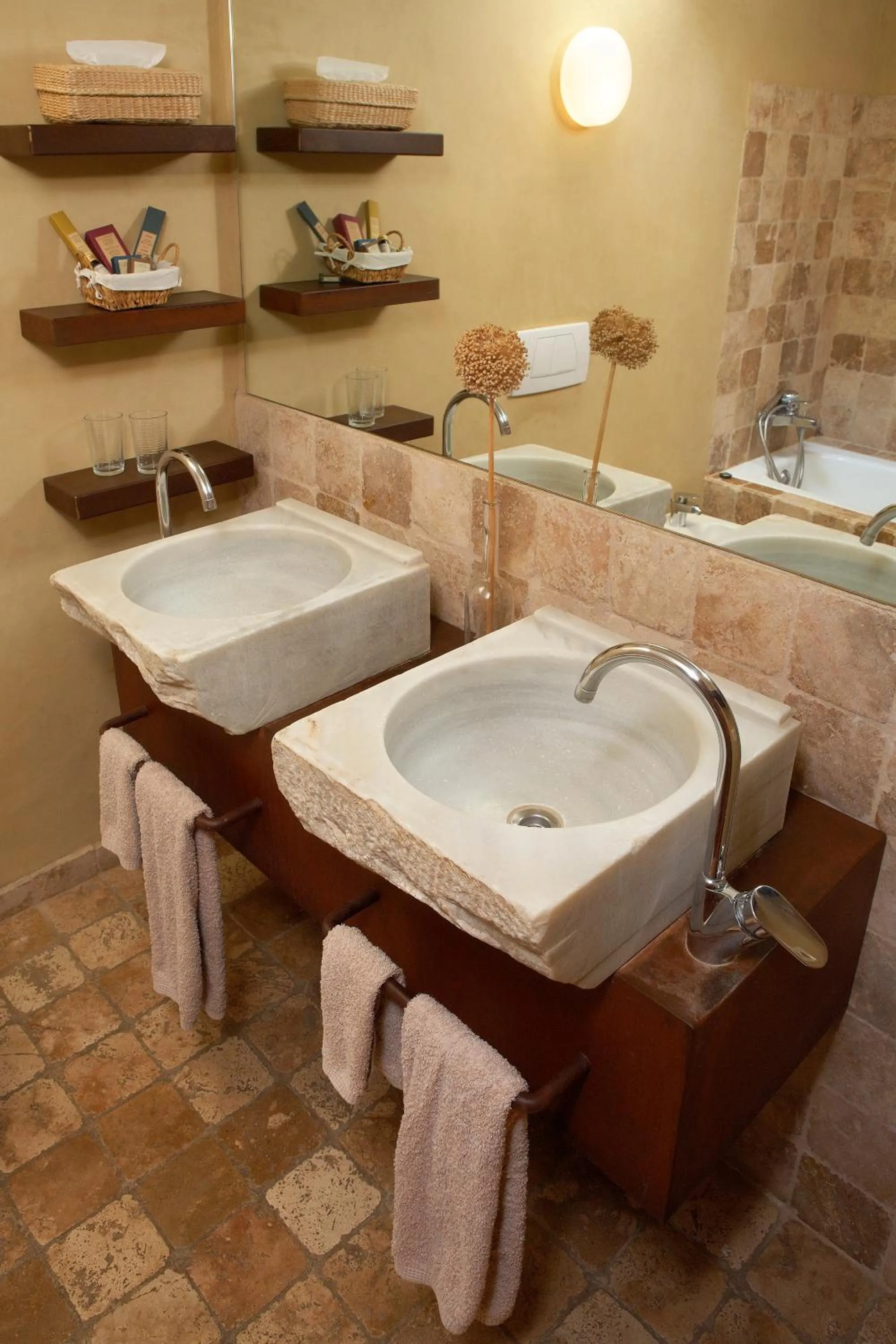 Bathroom in Hotel la Plaça Madremanya