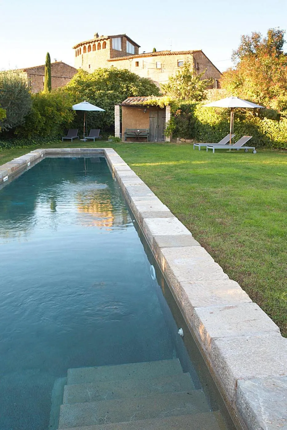 Swimming pool in Hotel la Plaça Madremanya