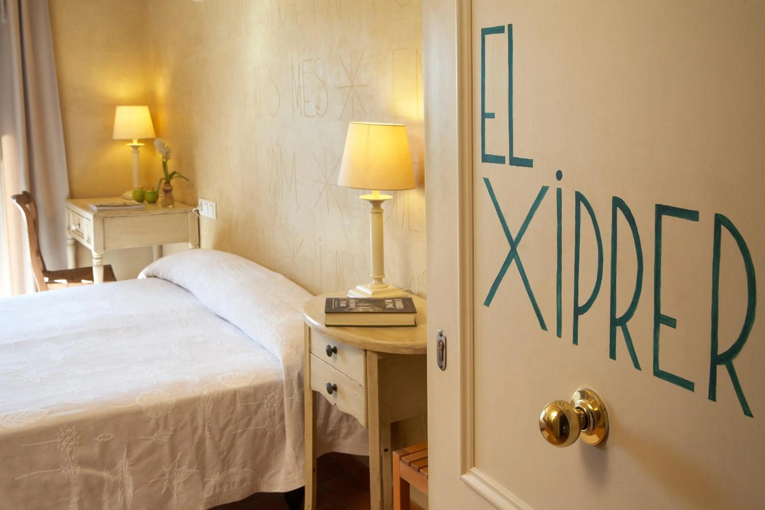 Bed in Hotel la Plaça Madremanya