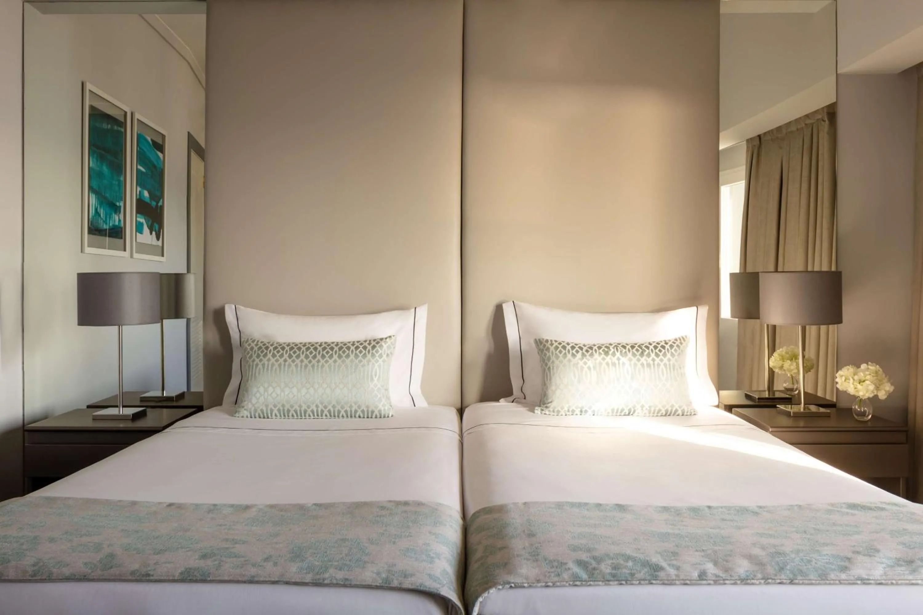 Bedroom, Bed in Tivoli Oriente Lisboa Hotel