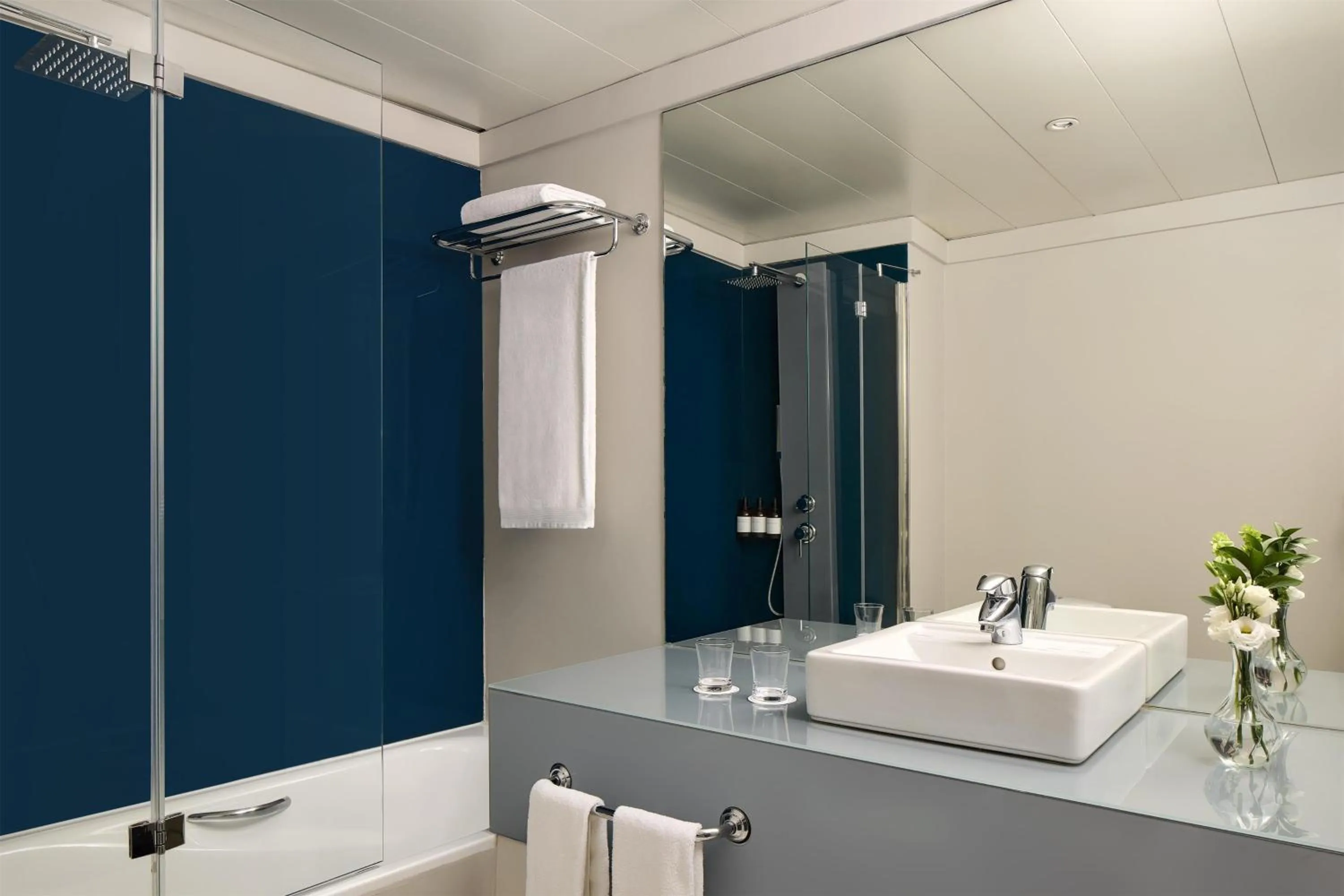 Bedroom in Tivoli Oriente Lisboa Hotel