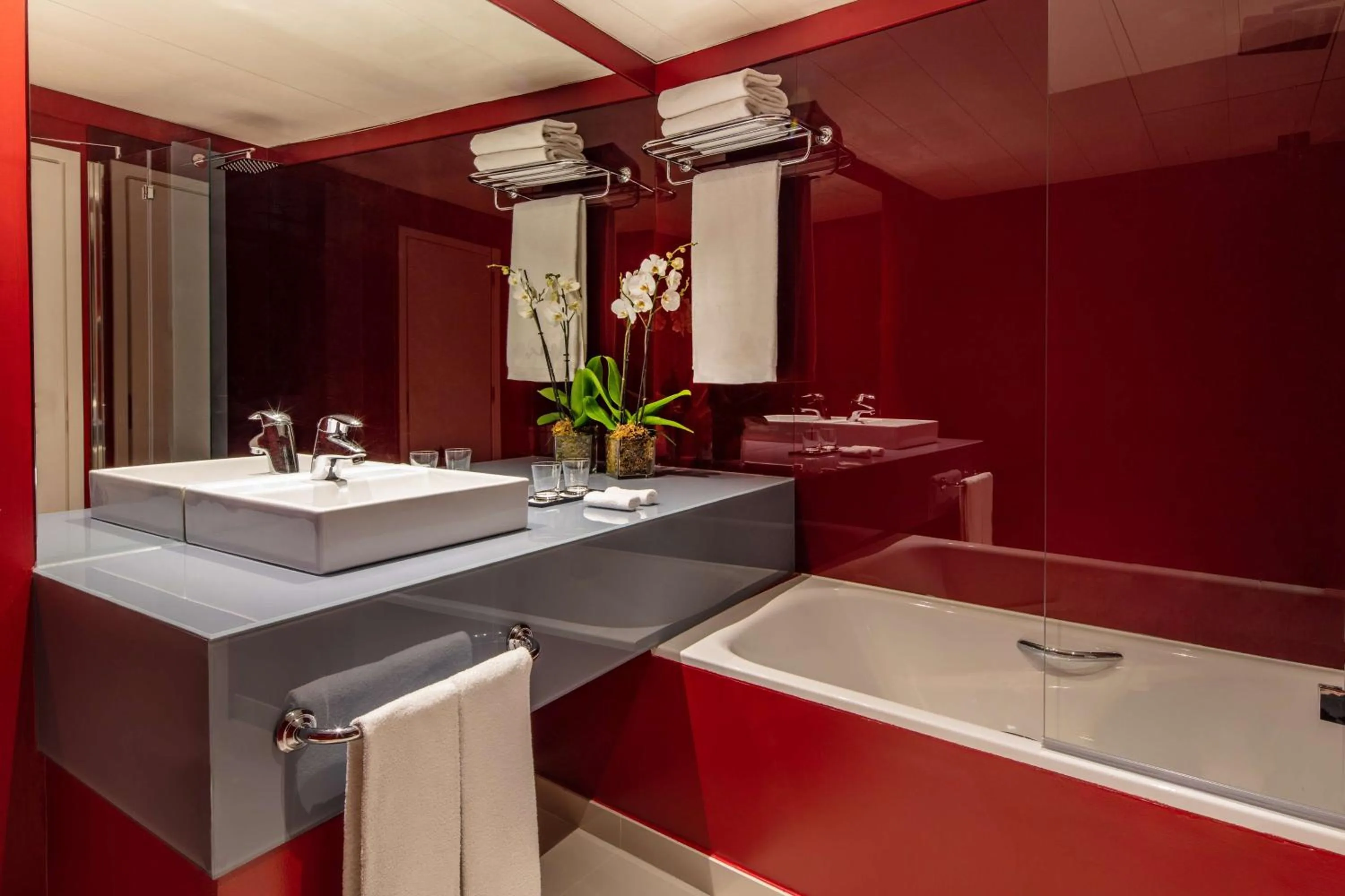 Bathroom in Tivoli Oriente Lisboa Hotel