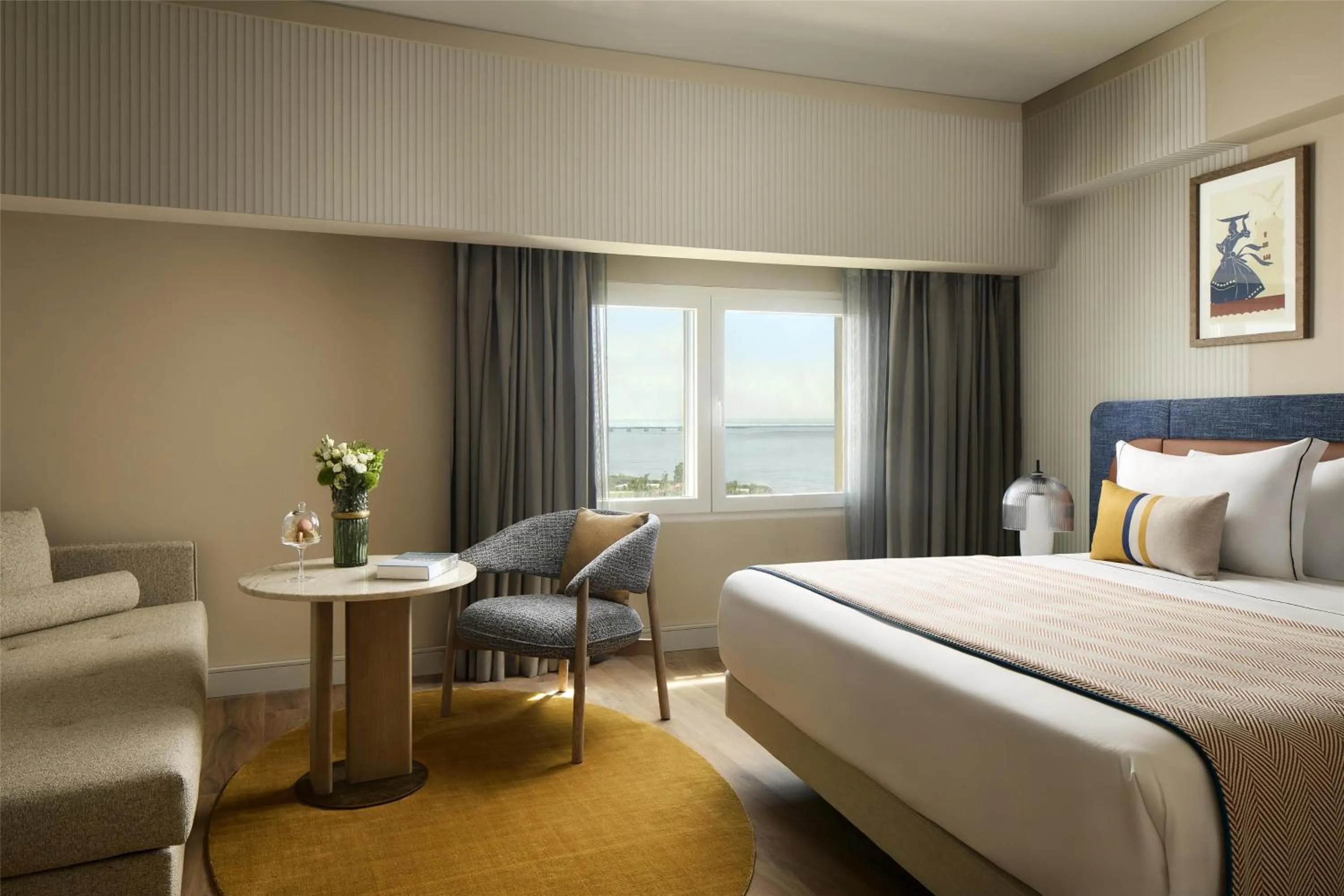 Bedroom, Bed in Tivoli Oriente Lisboa Hotel