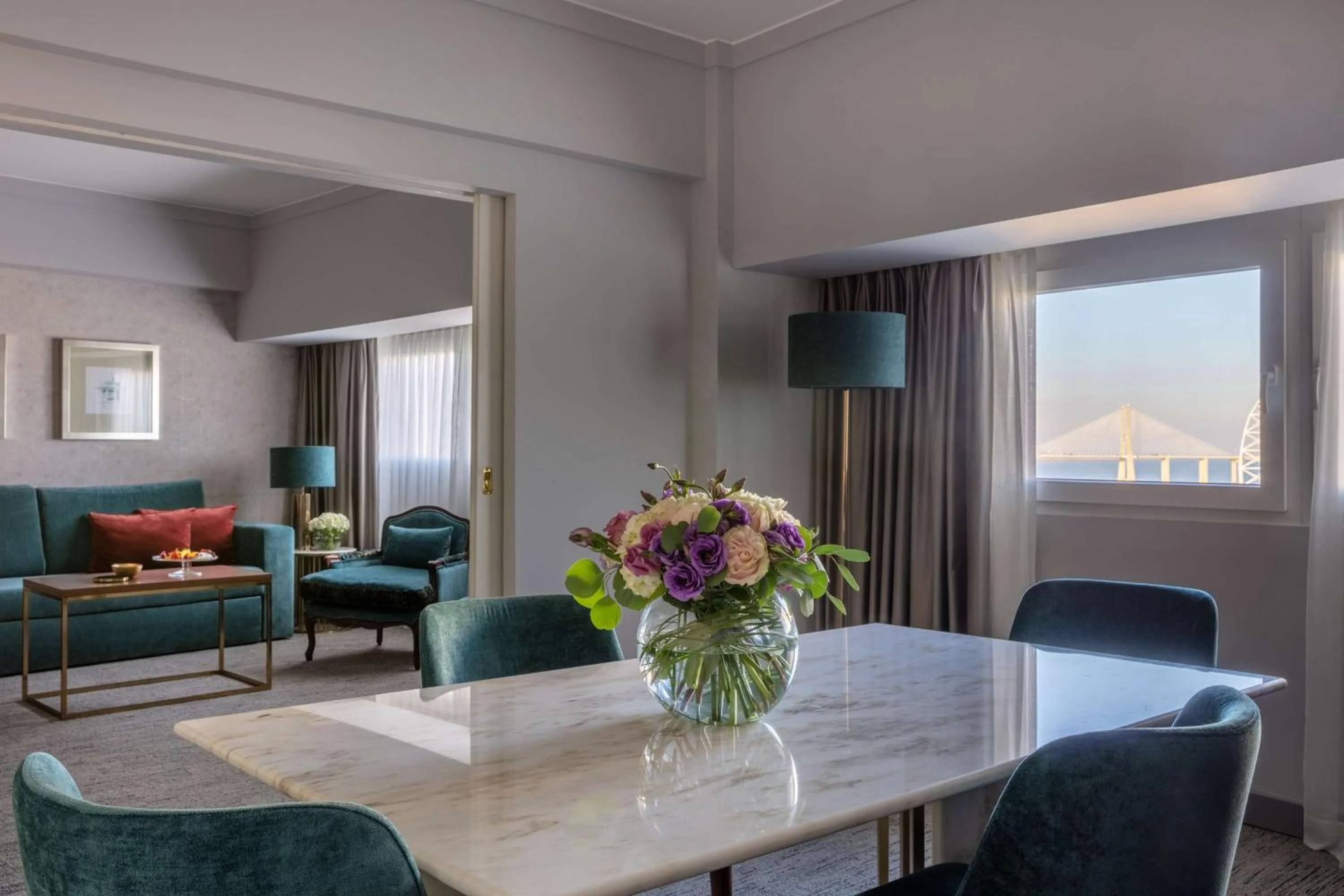 Photo of the whole room in Tivoli Oriente Lisboa Hotel