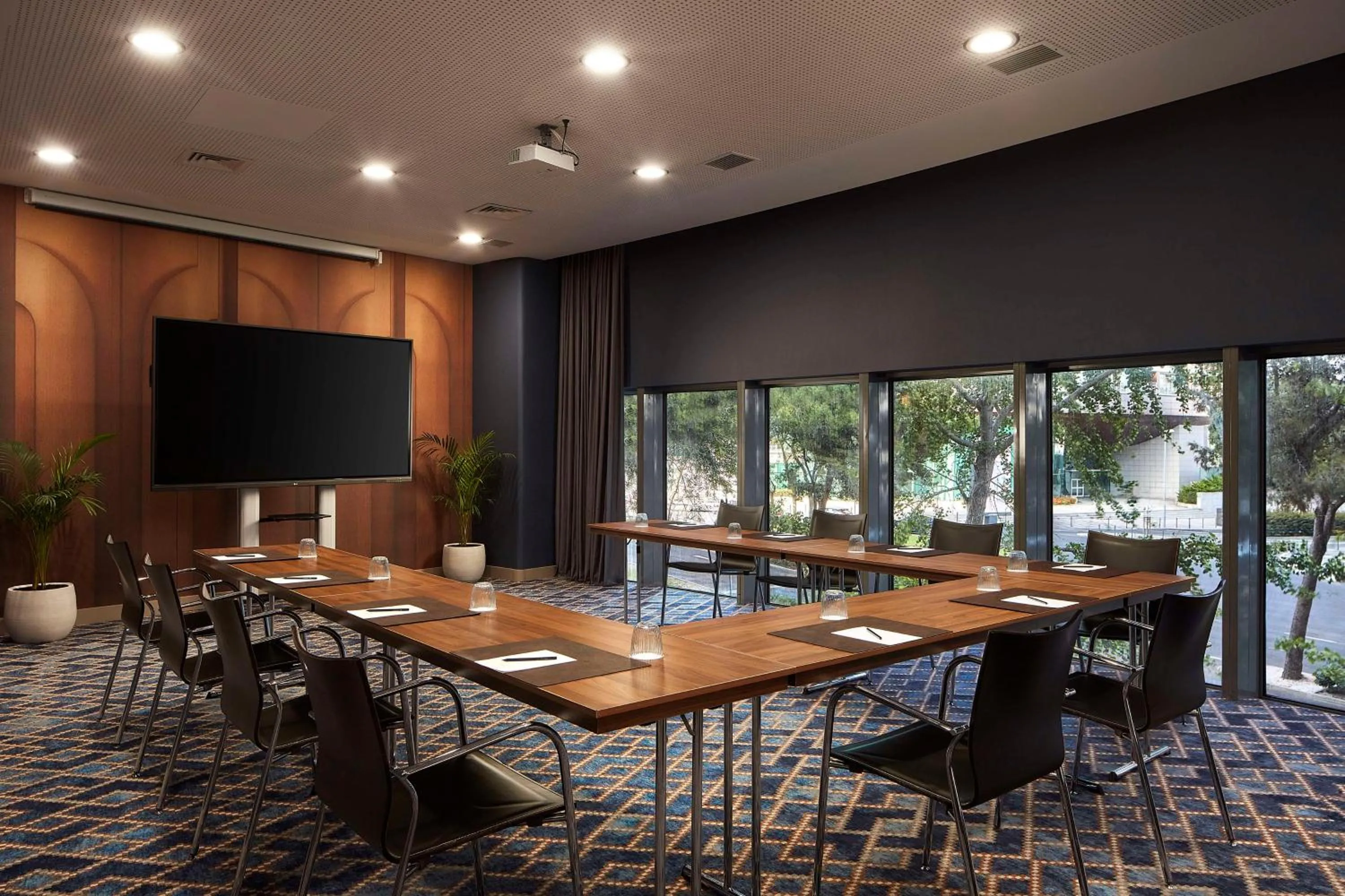 Meeting/conference room in Tivoli Oriente Lisboa Hotel
