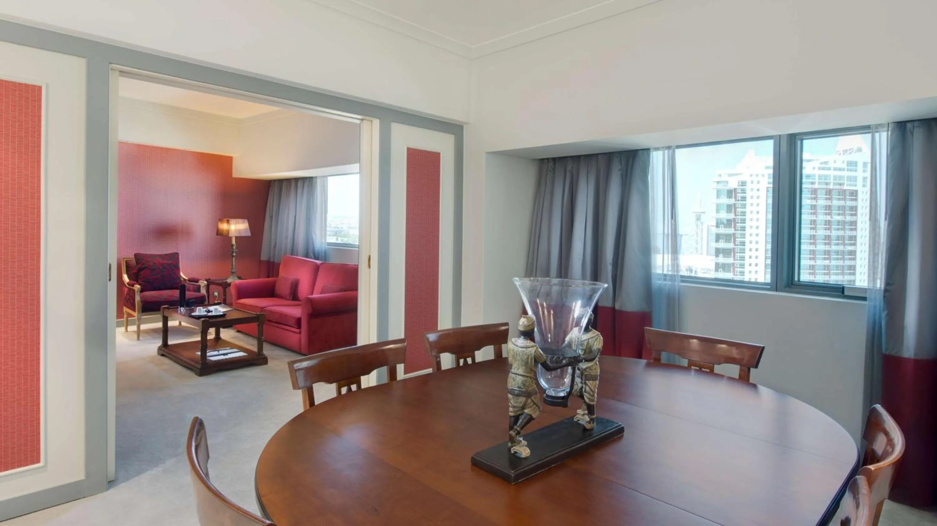 Bedroom in Tivoli Oriente Lisboa Hotel