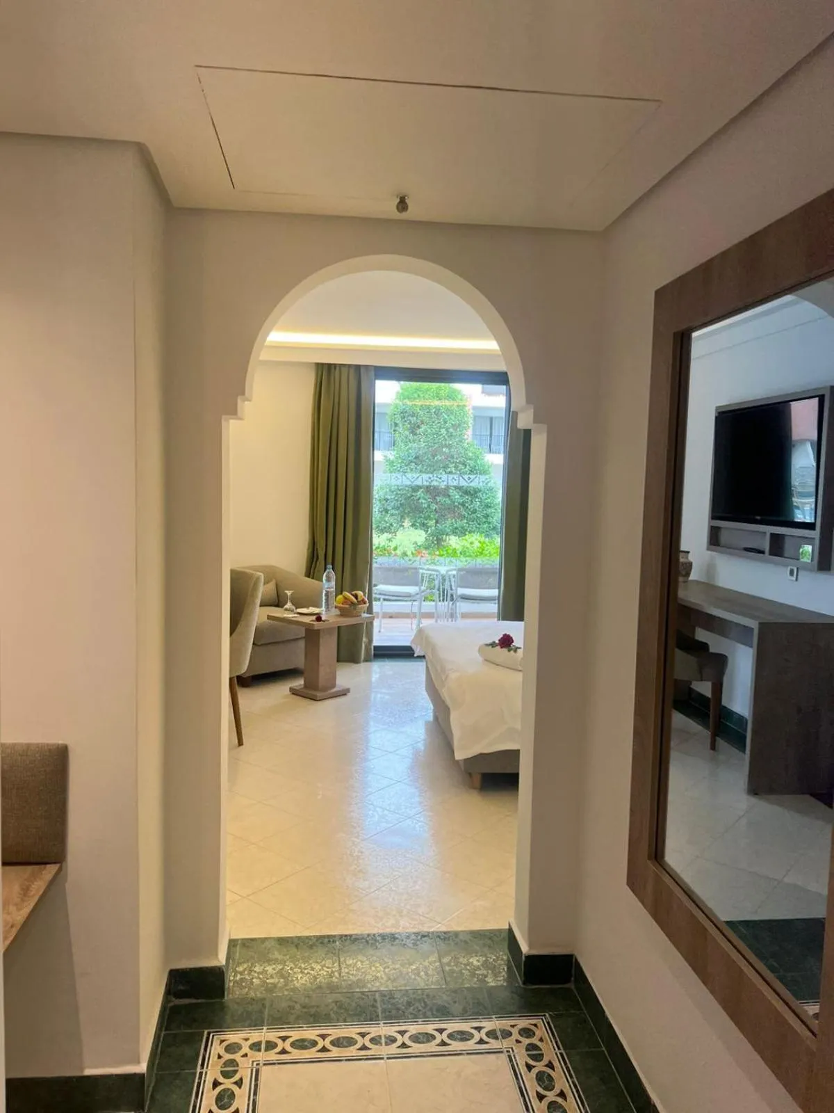 Seating area, Bed in Hôtel Volubilis