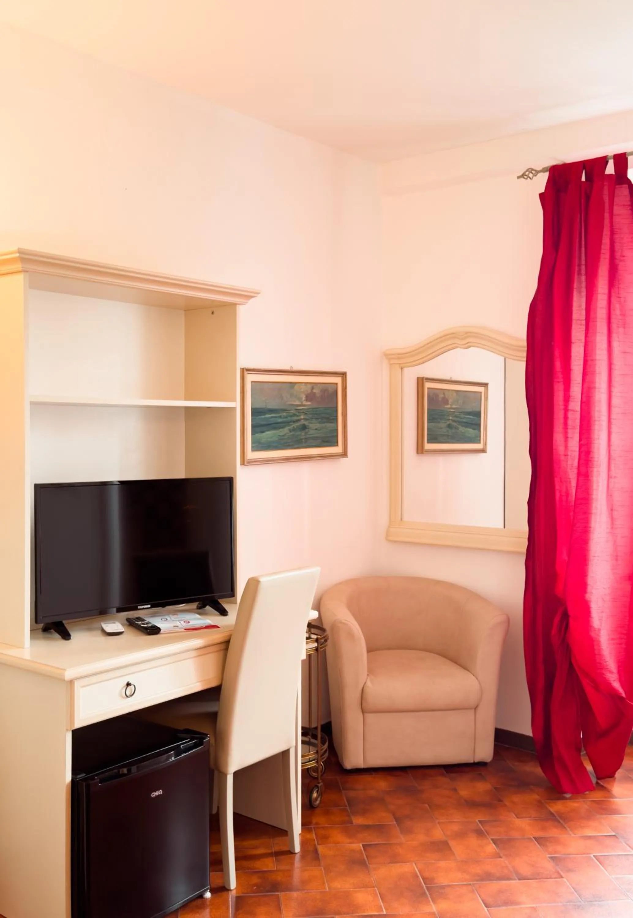 TV and multimedia in Hotel Miramare