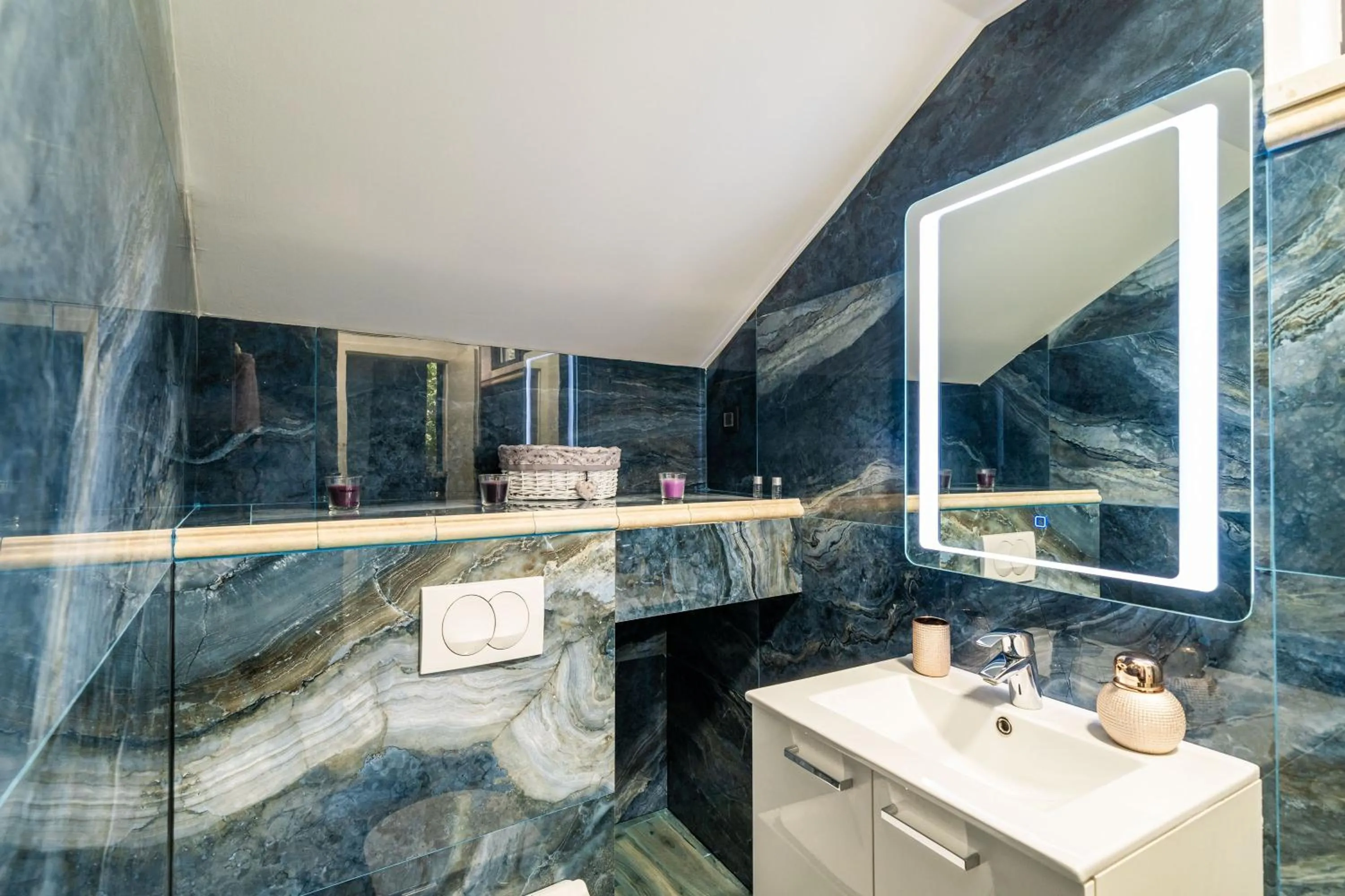 Bathroom in Apartments Dub