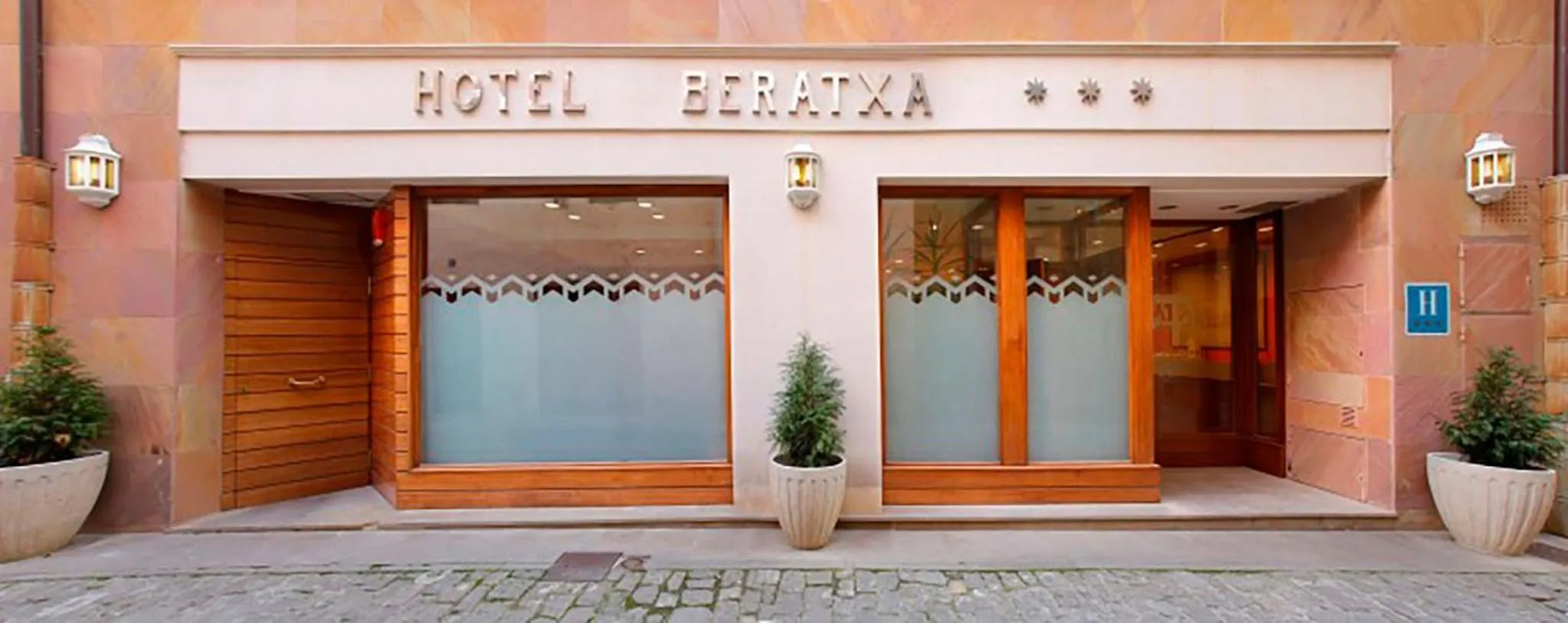 Property building in Hotel Beratxa