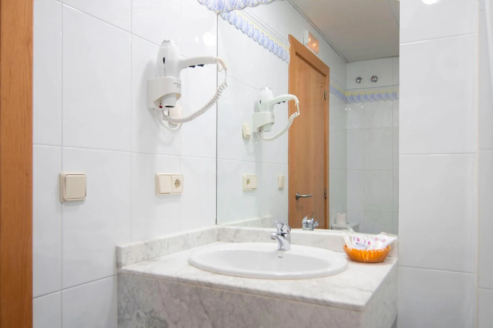 Bathroom in Hotel Beratxa