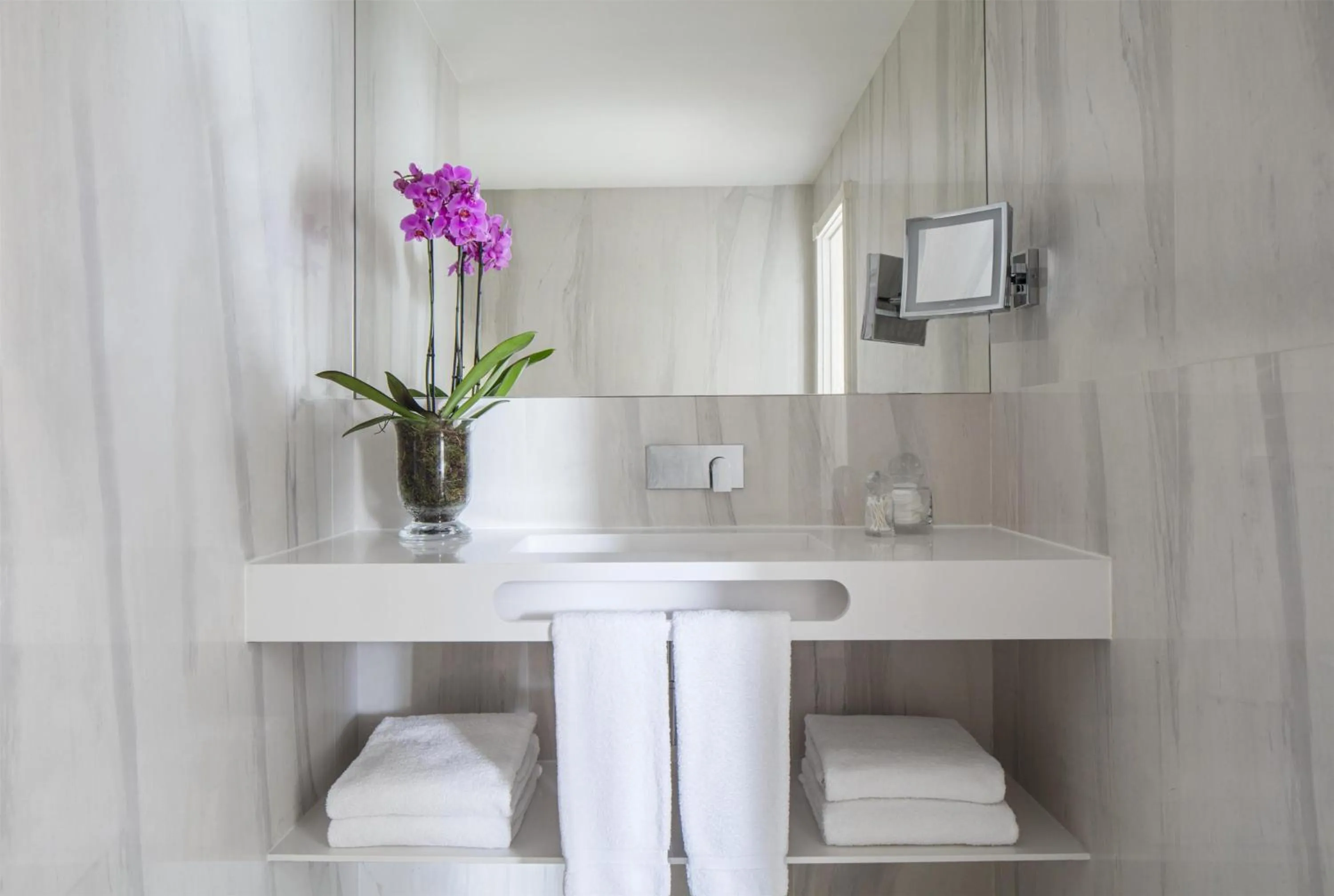 Bathroom in Tivoli Avenida Liberdade Lisboa – A Leading Hotel of the World