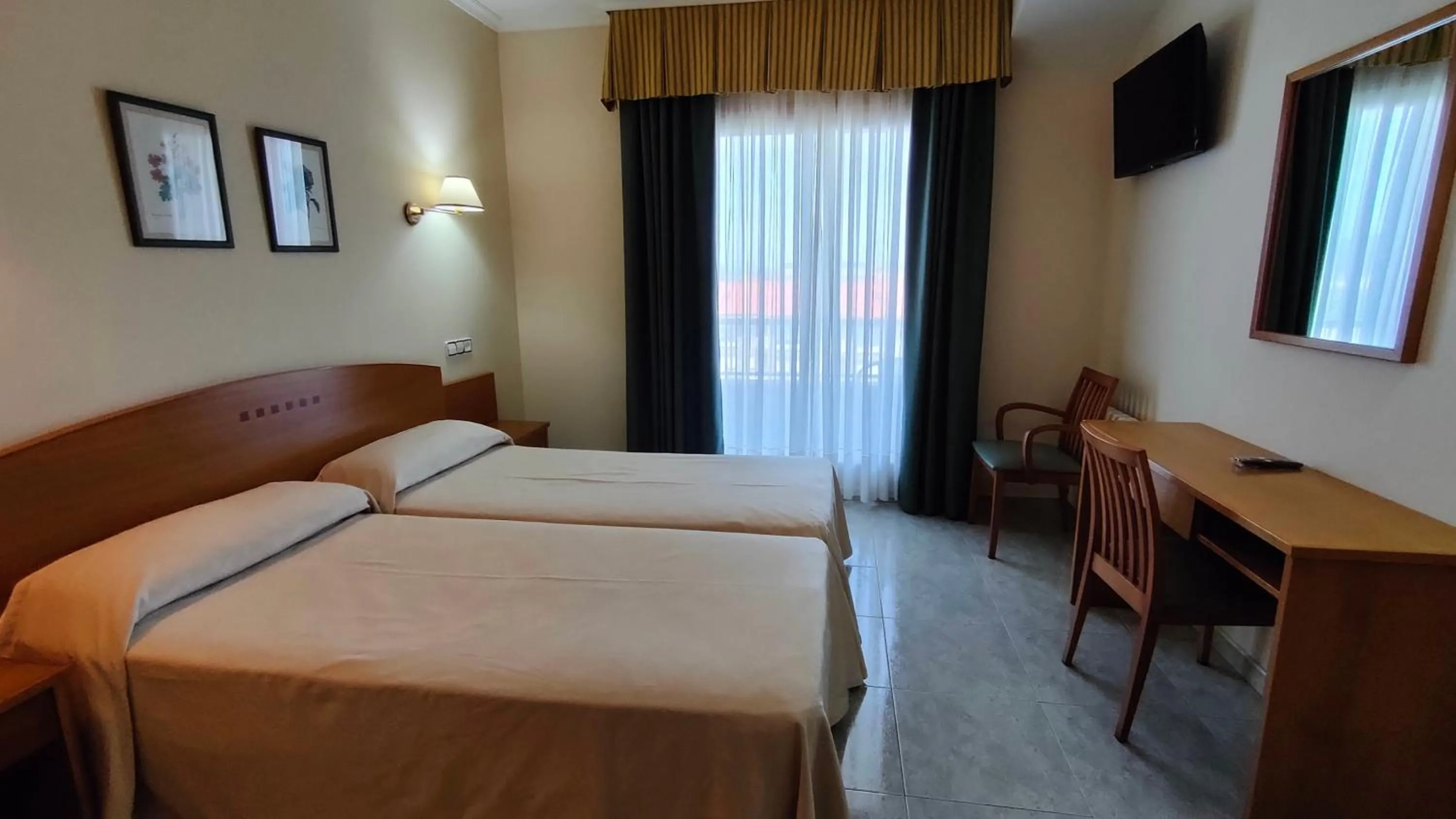 Photo of the whole room, Bed in Hotel La Lanzada