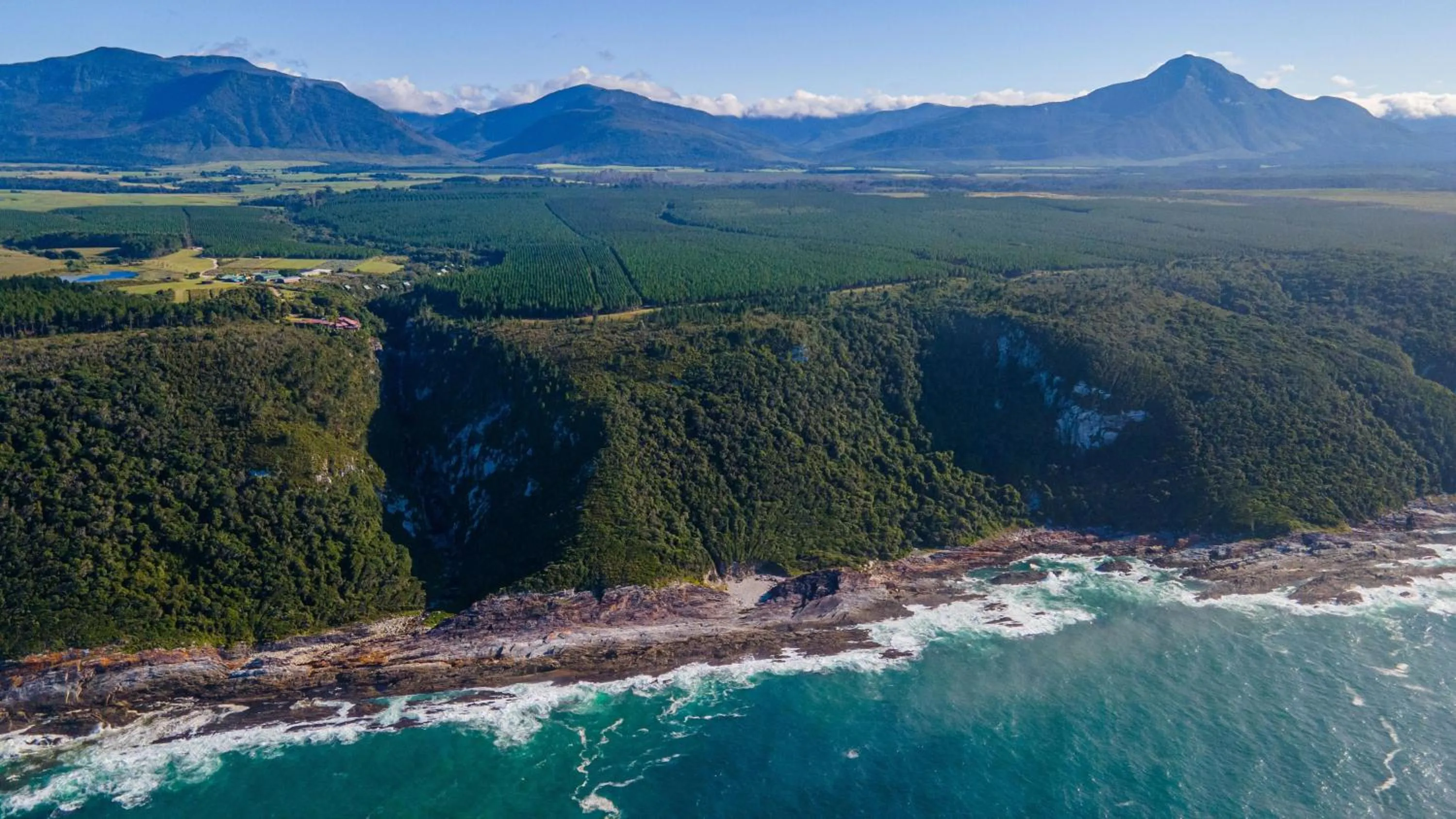 Natural landscape in The Fernery Lodge & Spa