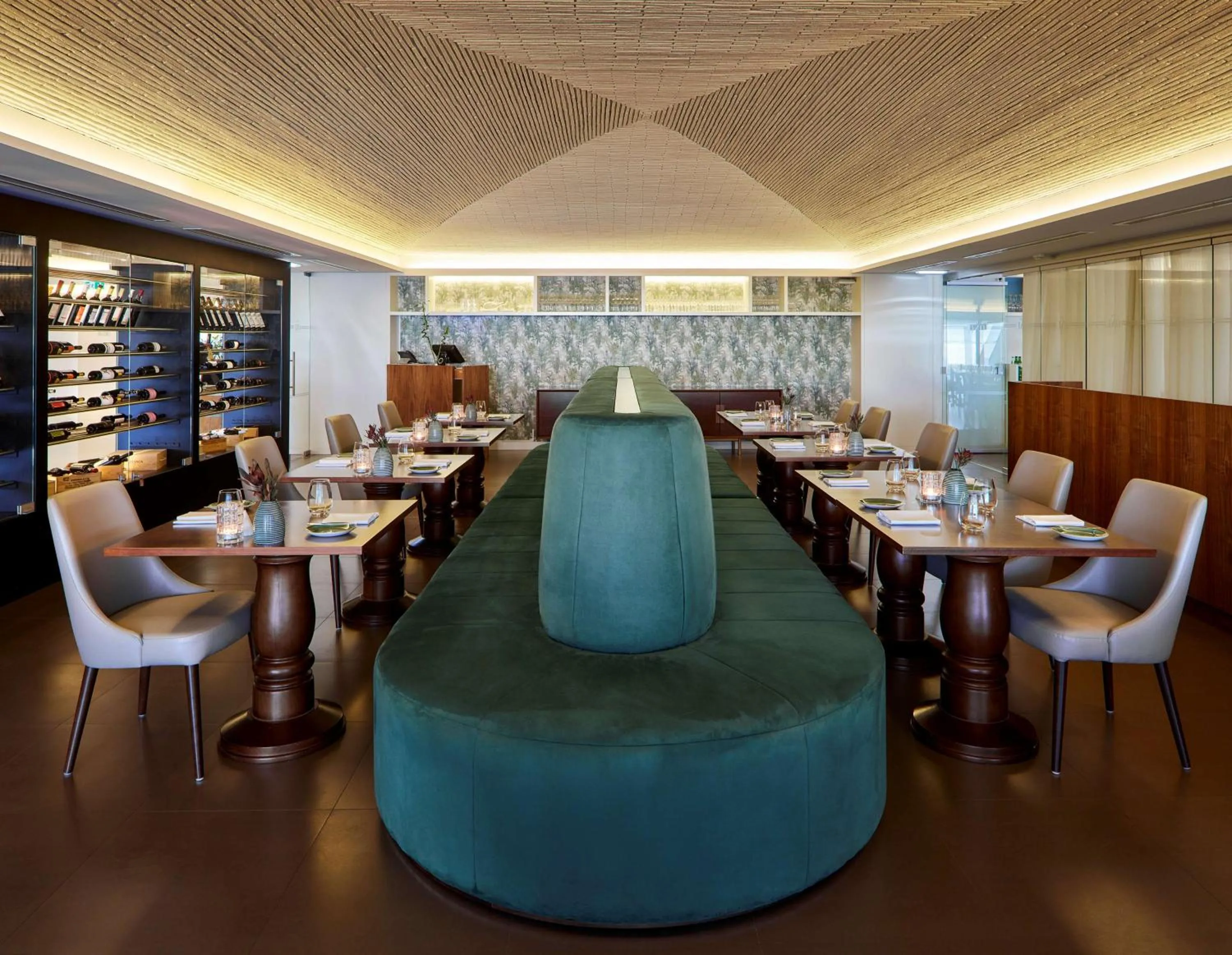 Restaurant/places to eat in Tivoli Carvoeiro