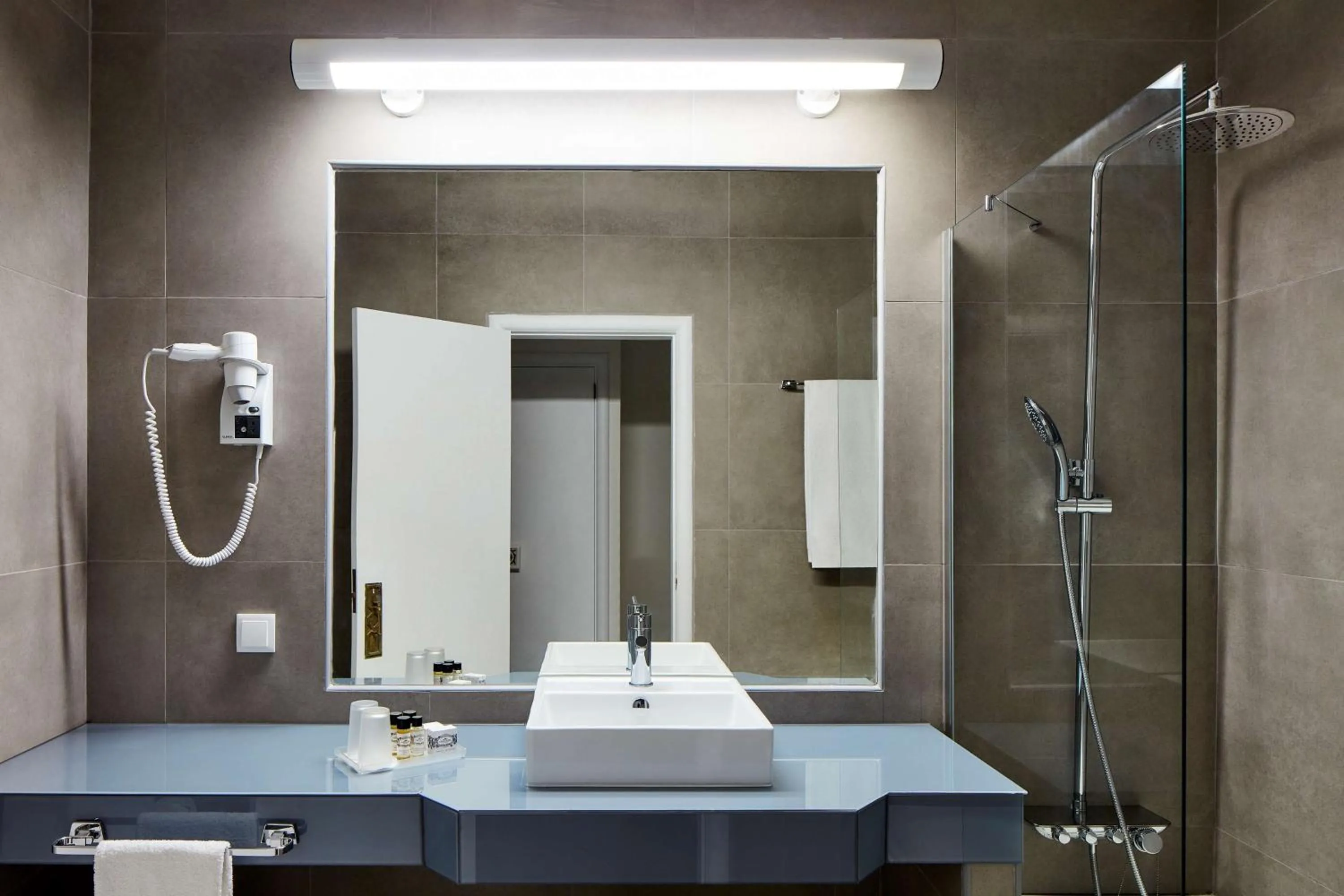 Bathroom in Tivoli Lagos