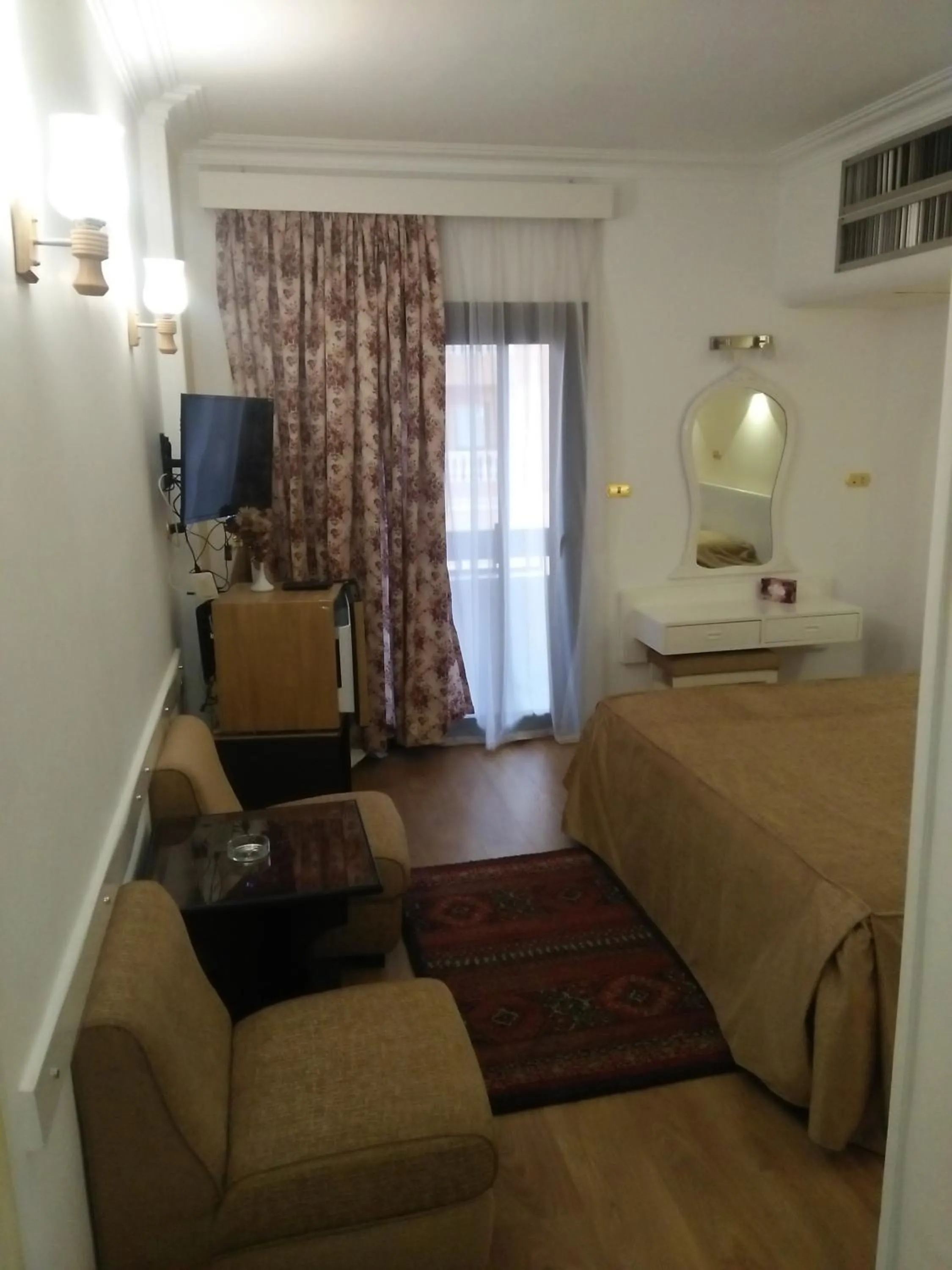 Bed in Beirut Hotel Cairo