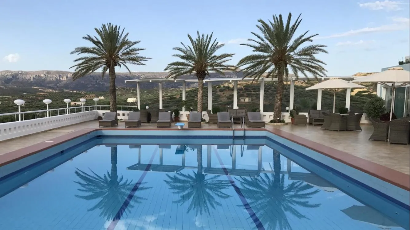 Swimming pool in Castri Village Hotel