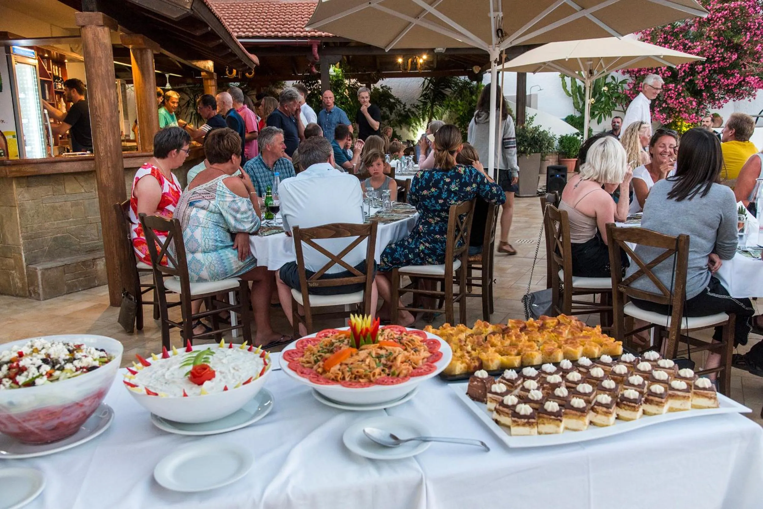 Food and drinks in Castri Village Hotel