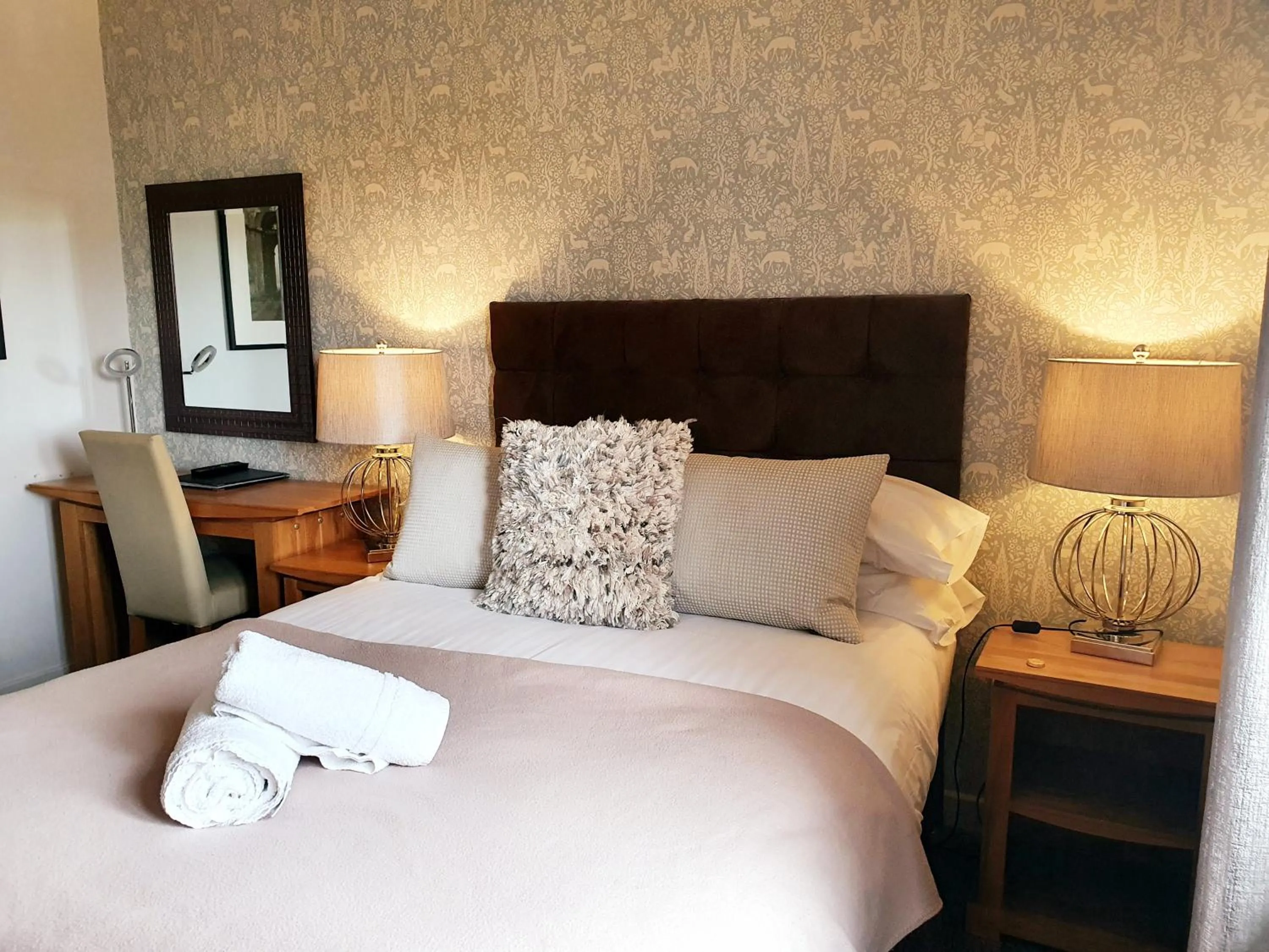 Bedroom, Bed in The Churchill Court