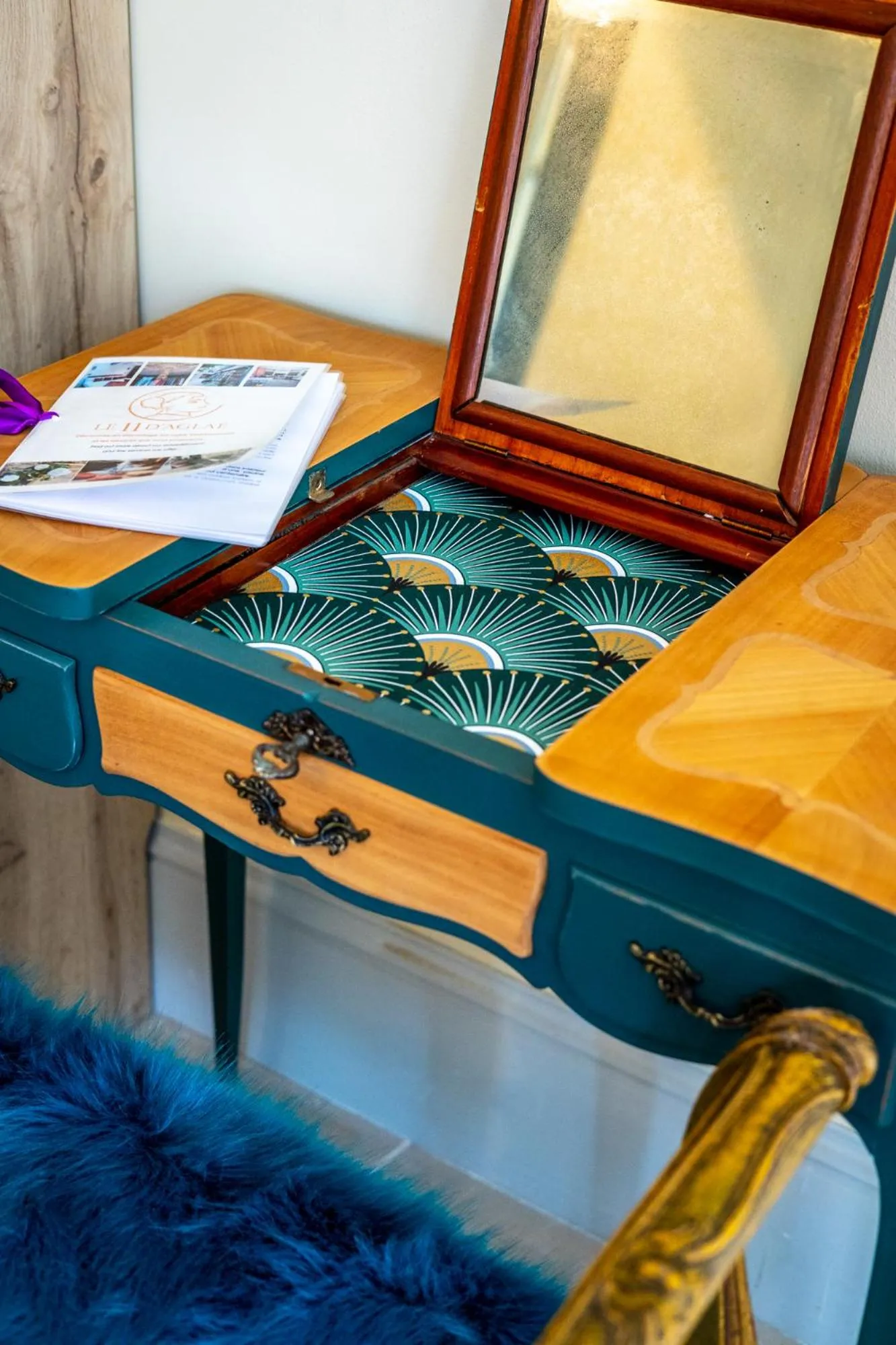 Decorative detail in Le Clos Violette et Le 11 D'Aglaé - Appart' Hôtel de Charme Design de Luxe