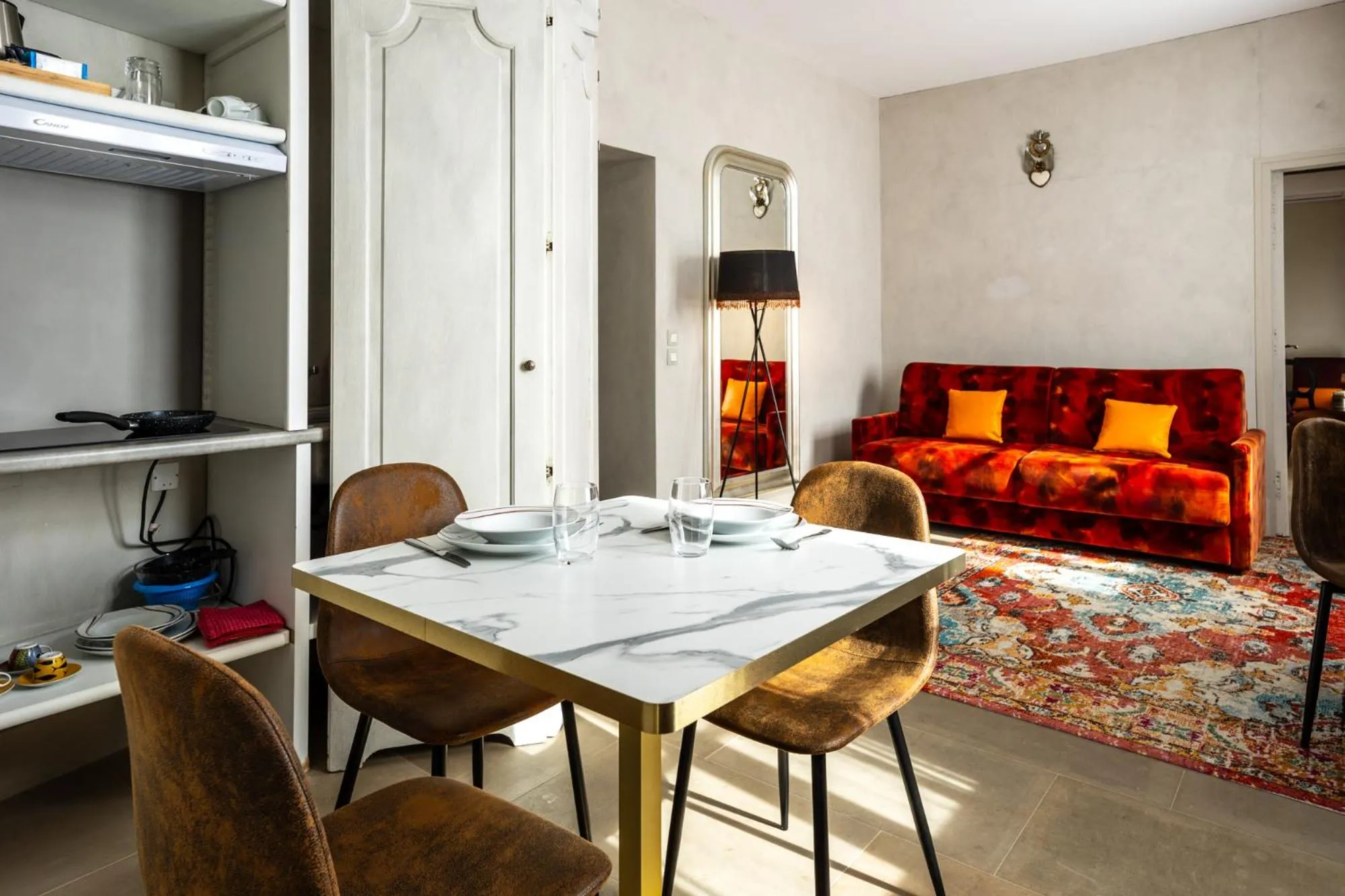 Living room, Bed in Le Clos Violette et Le 11 D'Aglaé - Appart' Hôtel de Charme Design de Luxe