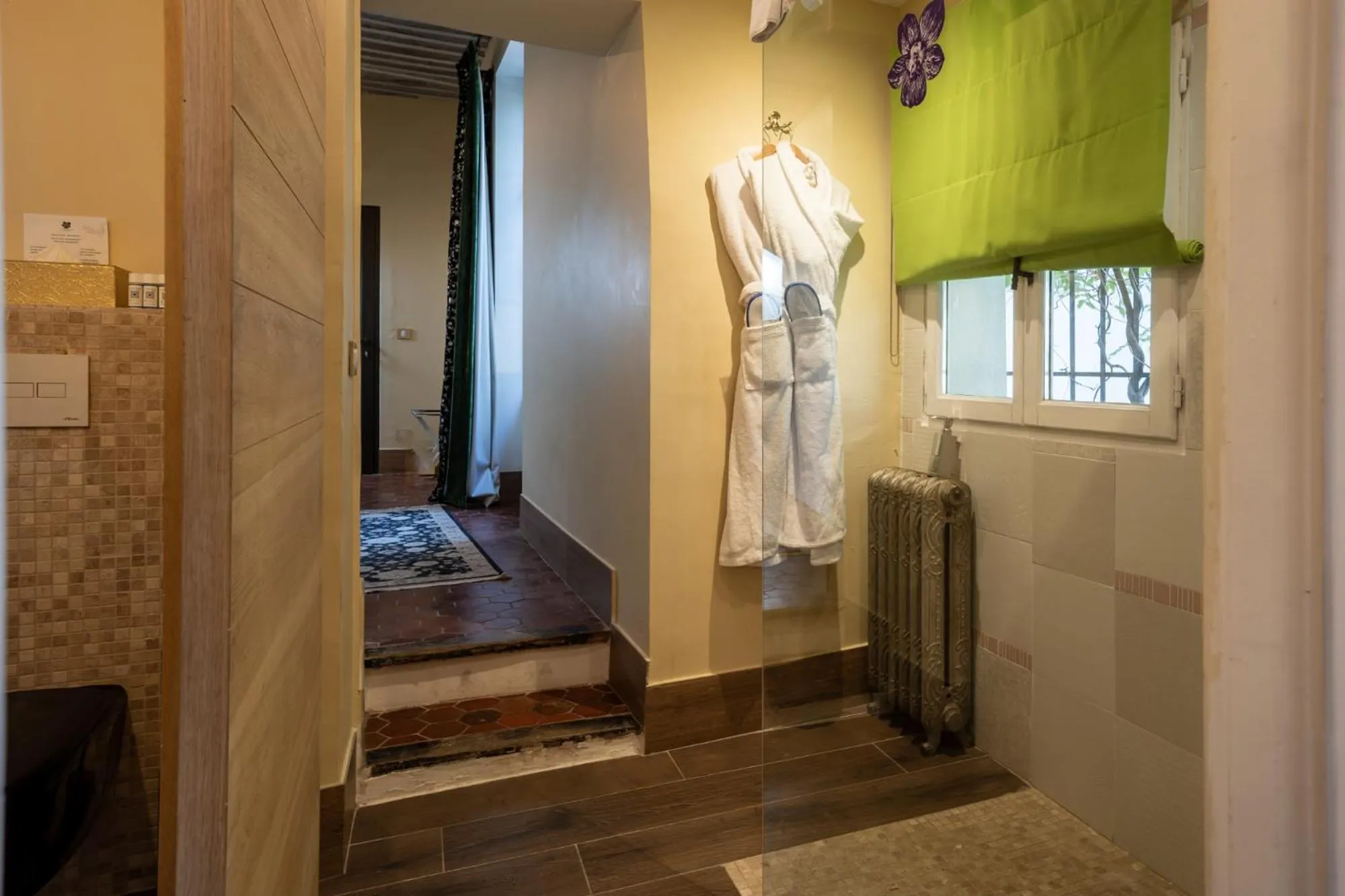 Bathroom, Bed in Le Clos Violette et Le 11 D'Aglaé - Appart' Hôtel de Charme Design de Luxe