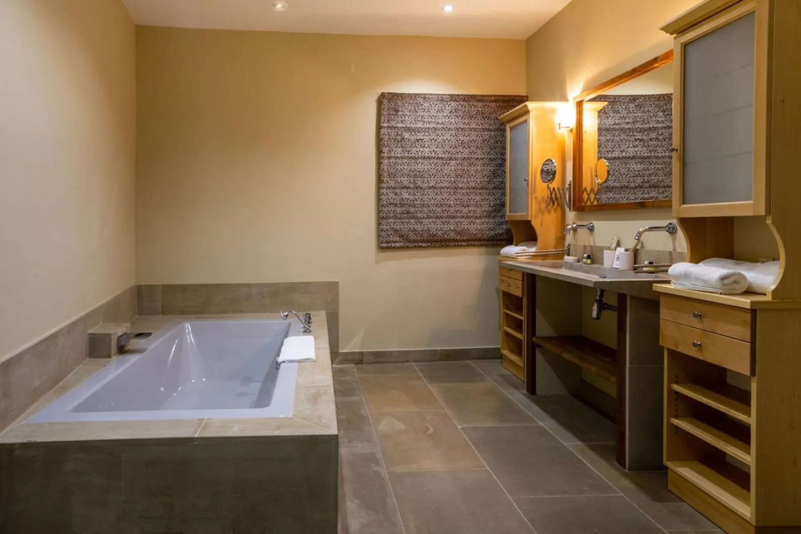 Bath in Le Clos Violette et Le 11 D'Aglaé - Appart' Hôtel de Charme Design de Luxe