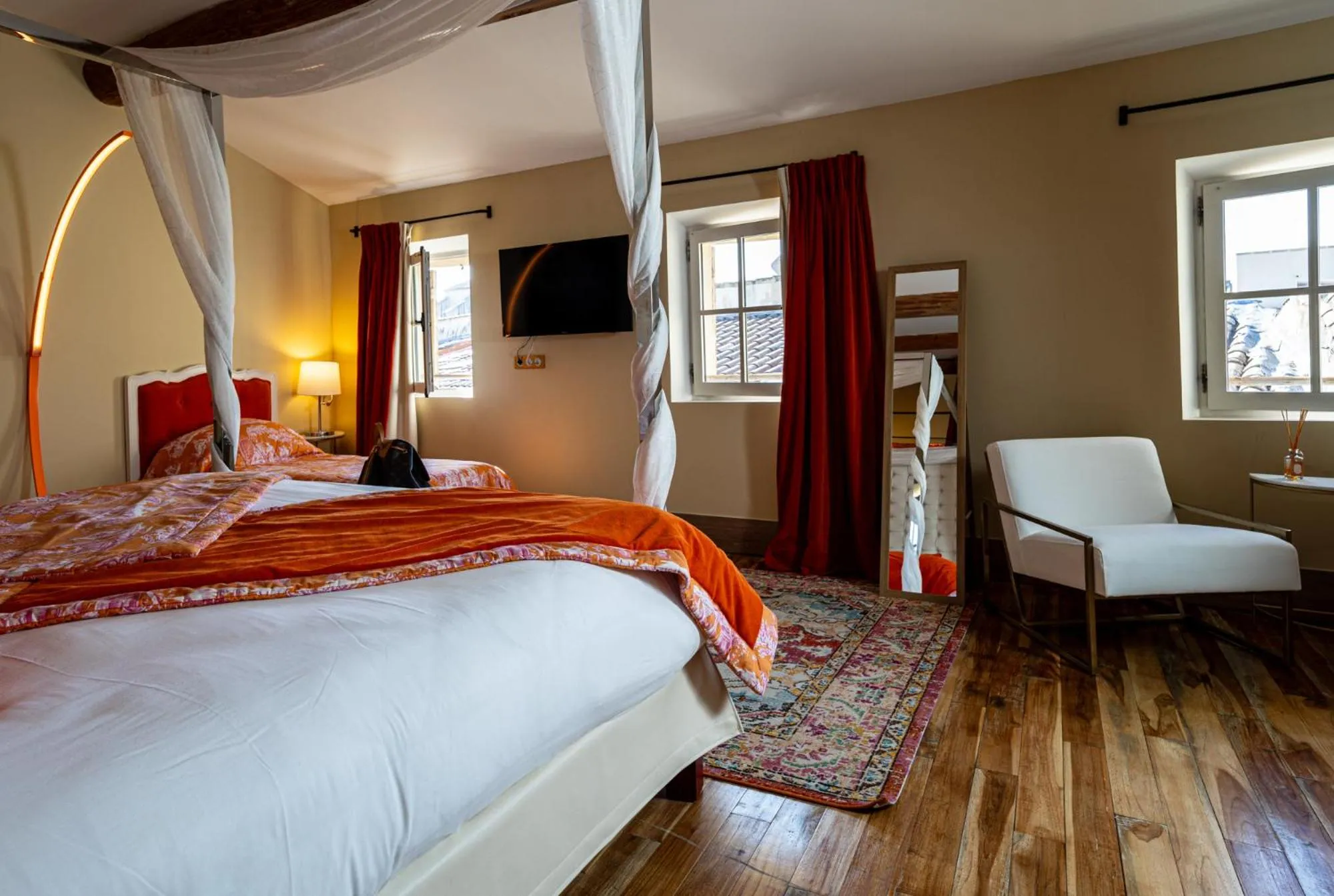 Bed in Le Clos Violette et Le 11 D'Aglaé - Appart' Hôtel de Charme Design de Luxe