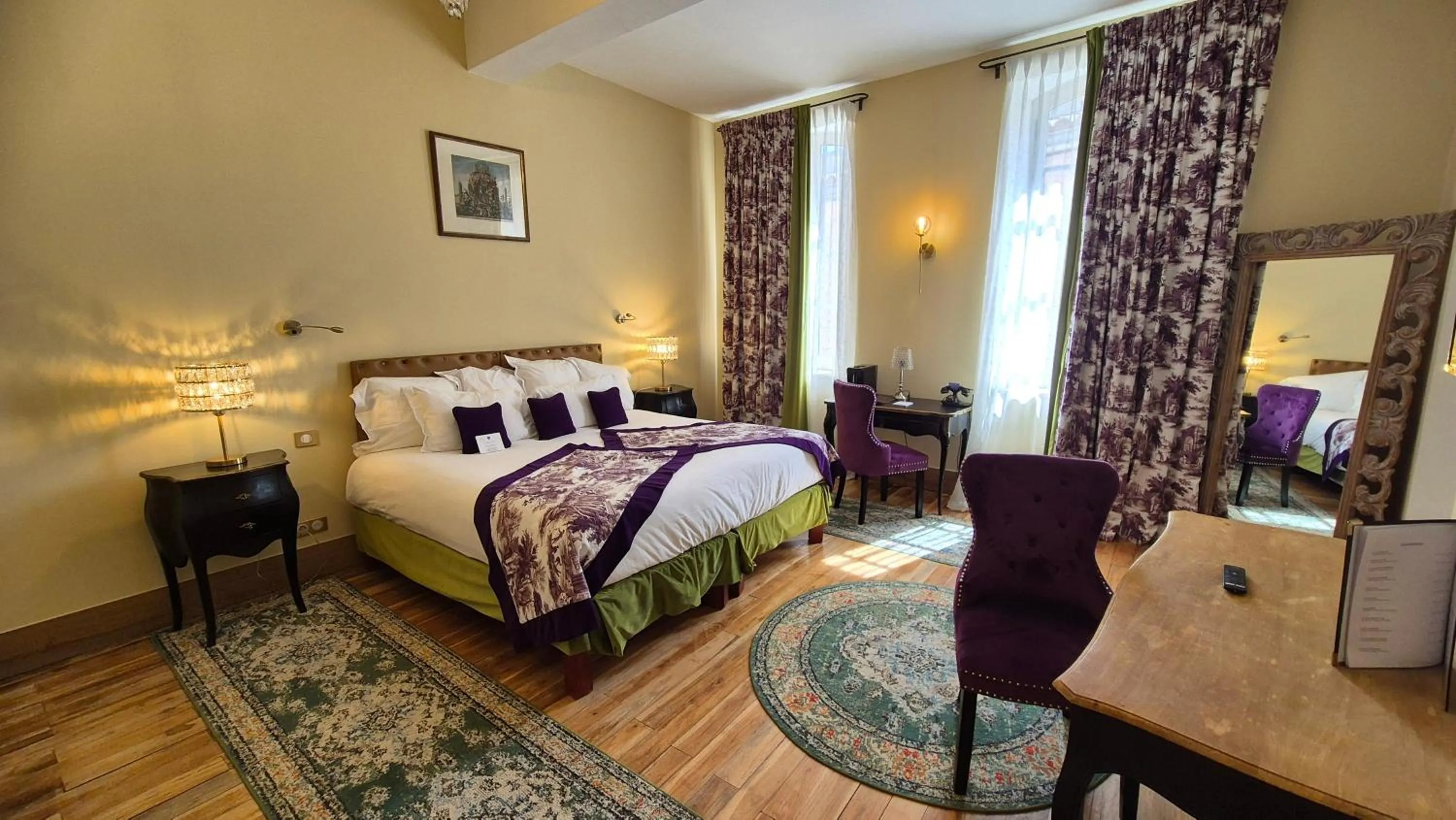 Bed in Le Clos Violette et Le 11 D'Aglaé - Appart' Hôtel de Charme Design de Luxe