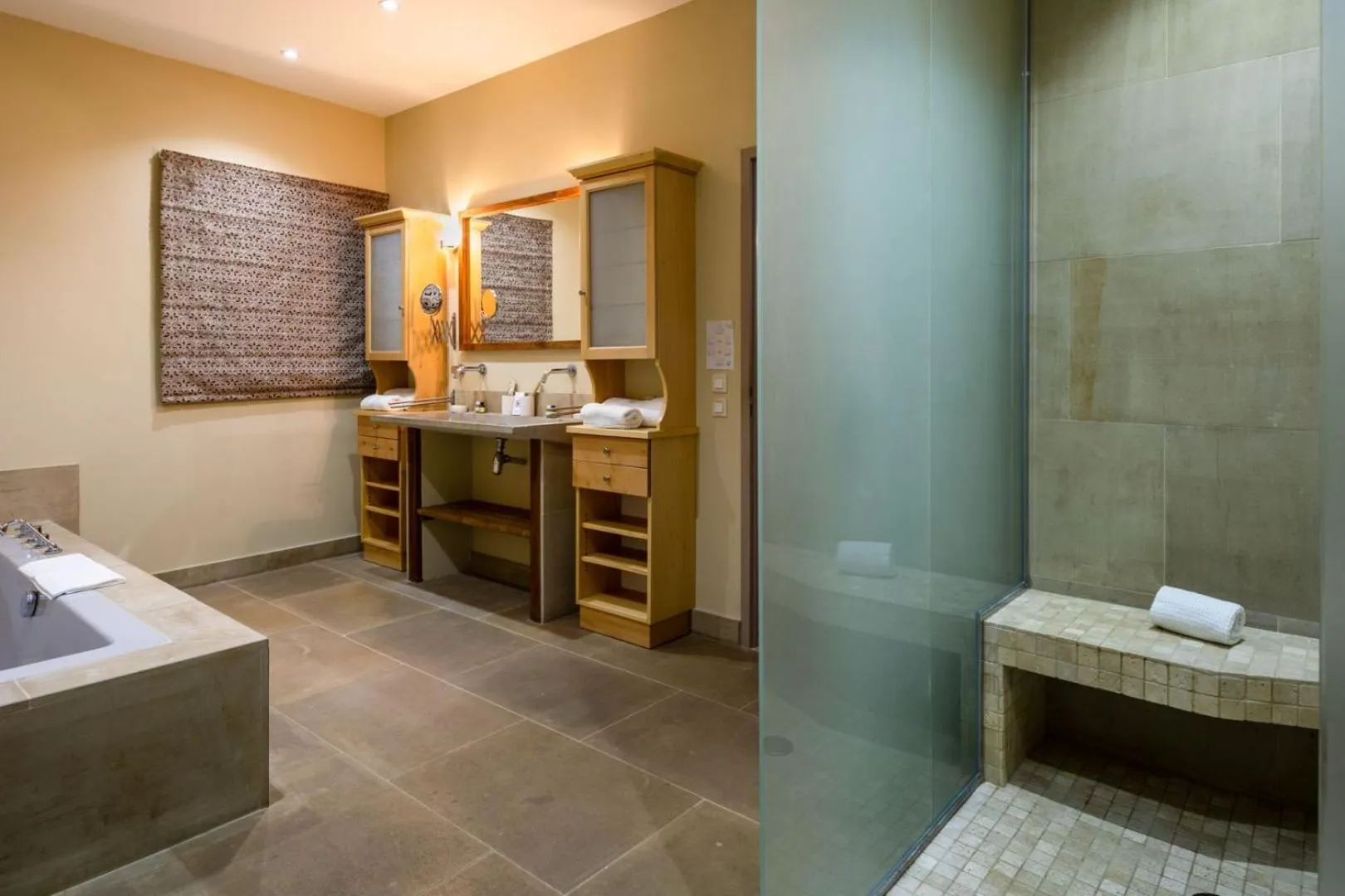 Bathroom in Le Clos Violette et Le 11 D'Aglaé - Appart' Hôtel de Charme Design de Luxe