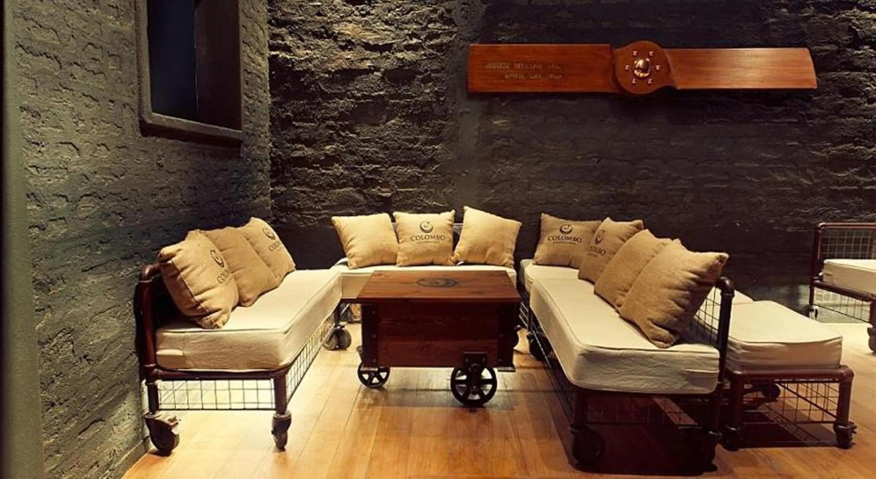 Lounge or bar in Colombo Court Hotel & Spa