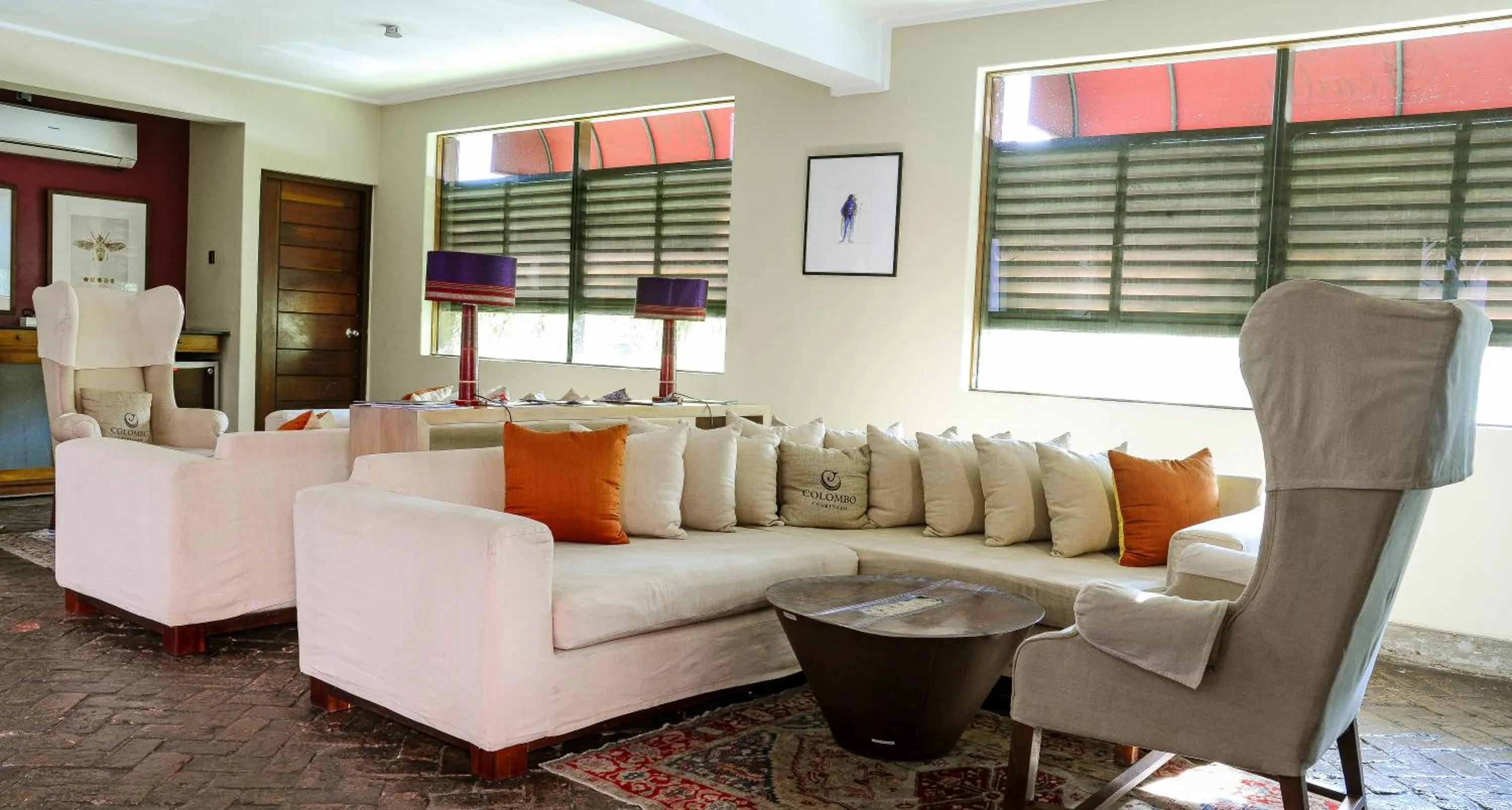 Lounge or bar in Colombo Court Hotel & Spa